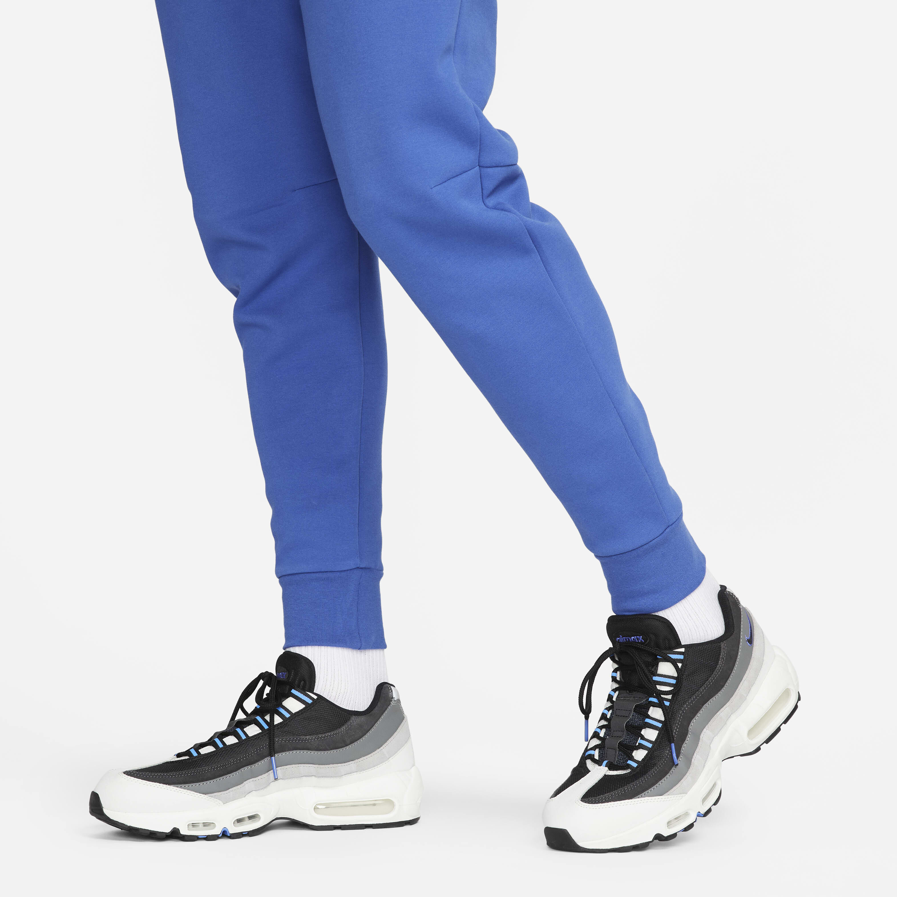 Nike Sportswear Tech Fleece image number 2