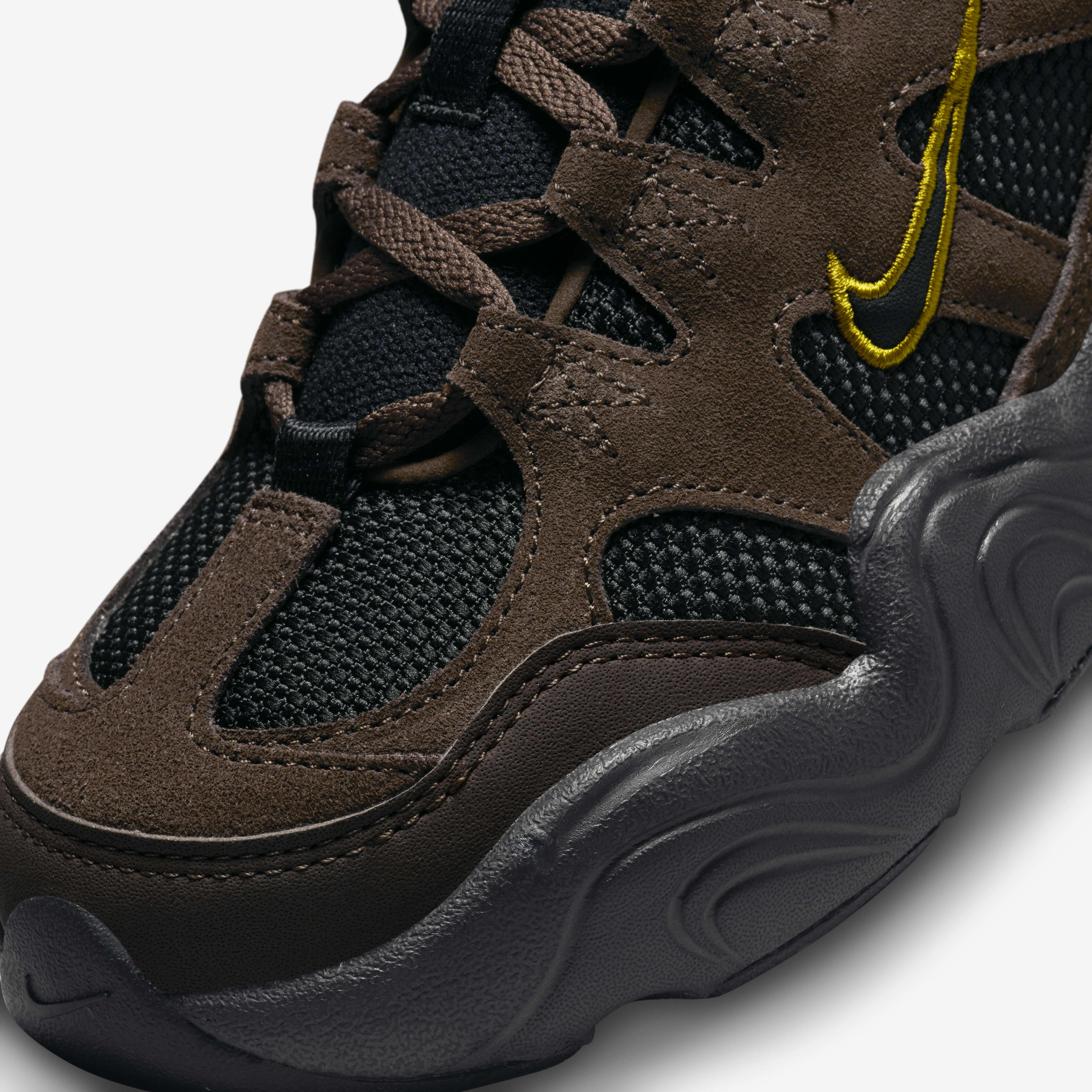 ★Nike★NIKE TECH HERA CACAO WOW 24cm~29cm★送料・関税込★ ☆Nike☆NIKE TECH HERA CACAO WOW 24cm~29cm☆送料・関税込☆