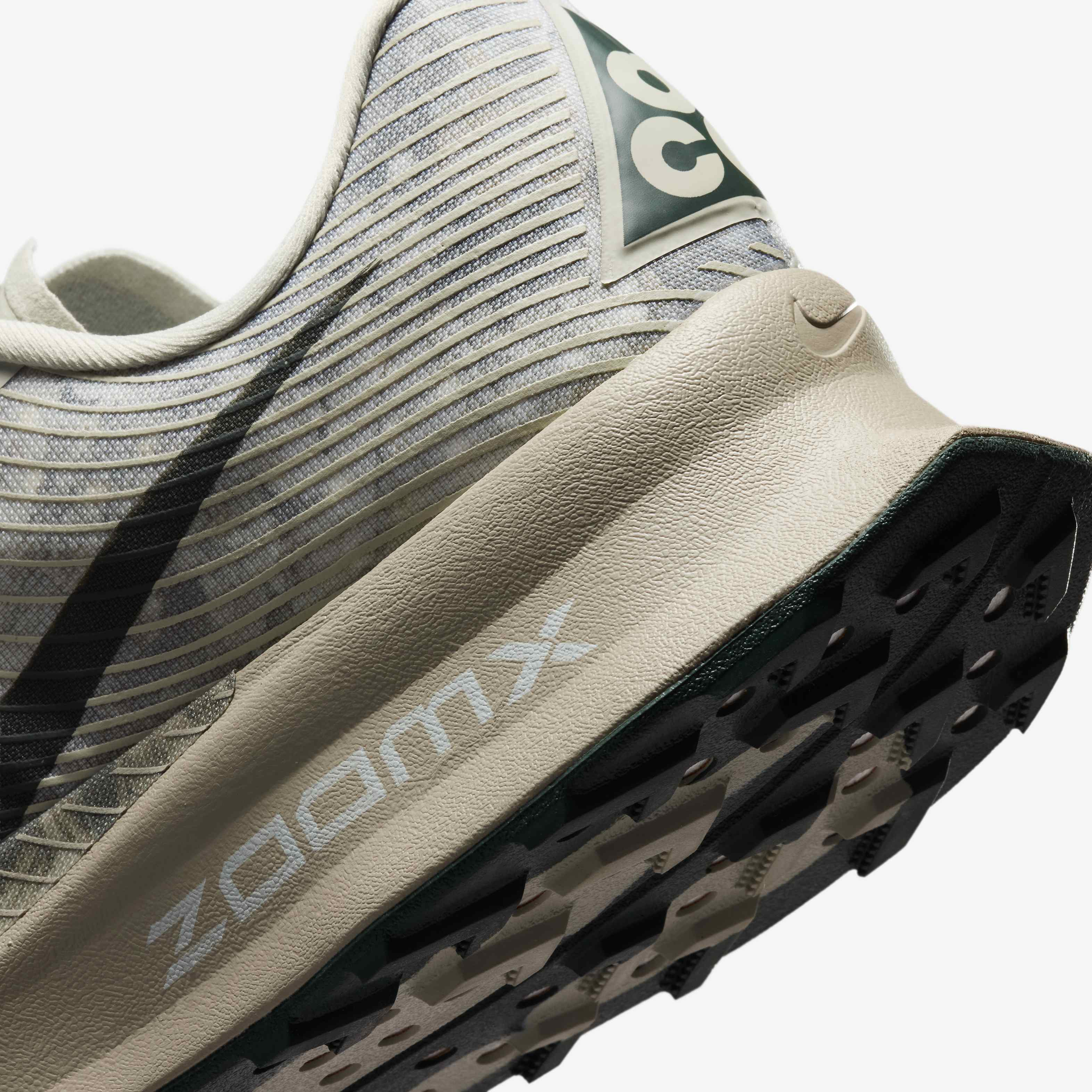 Nike ACG Ultrafly Trail image number 18