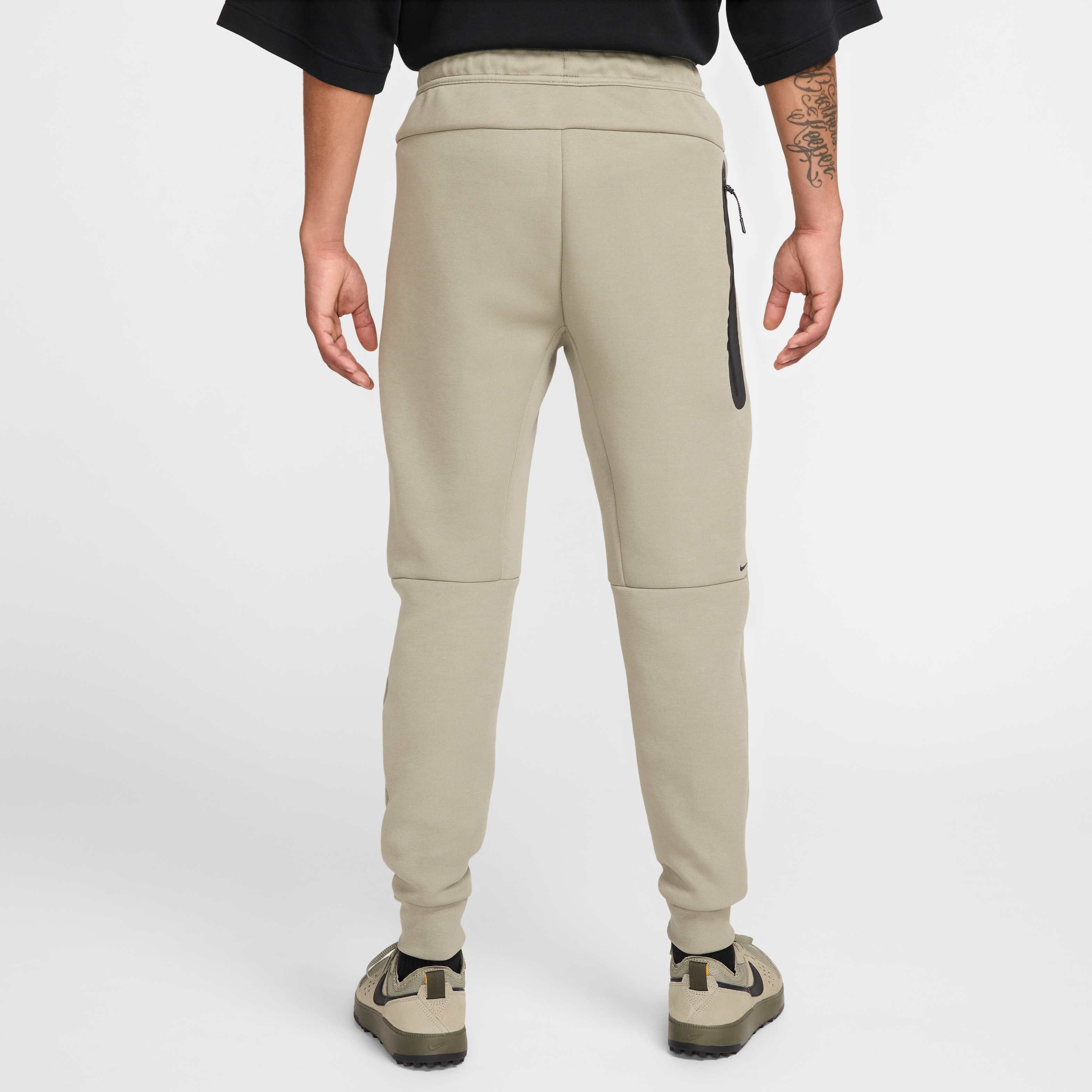 Nike Tech image number 1