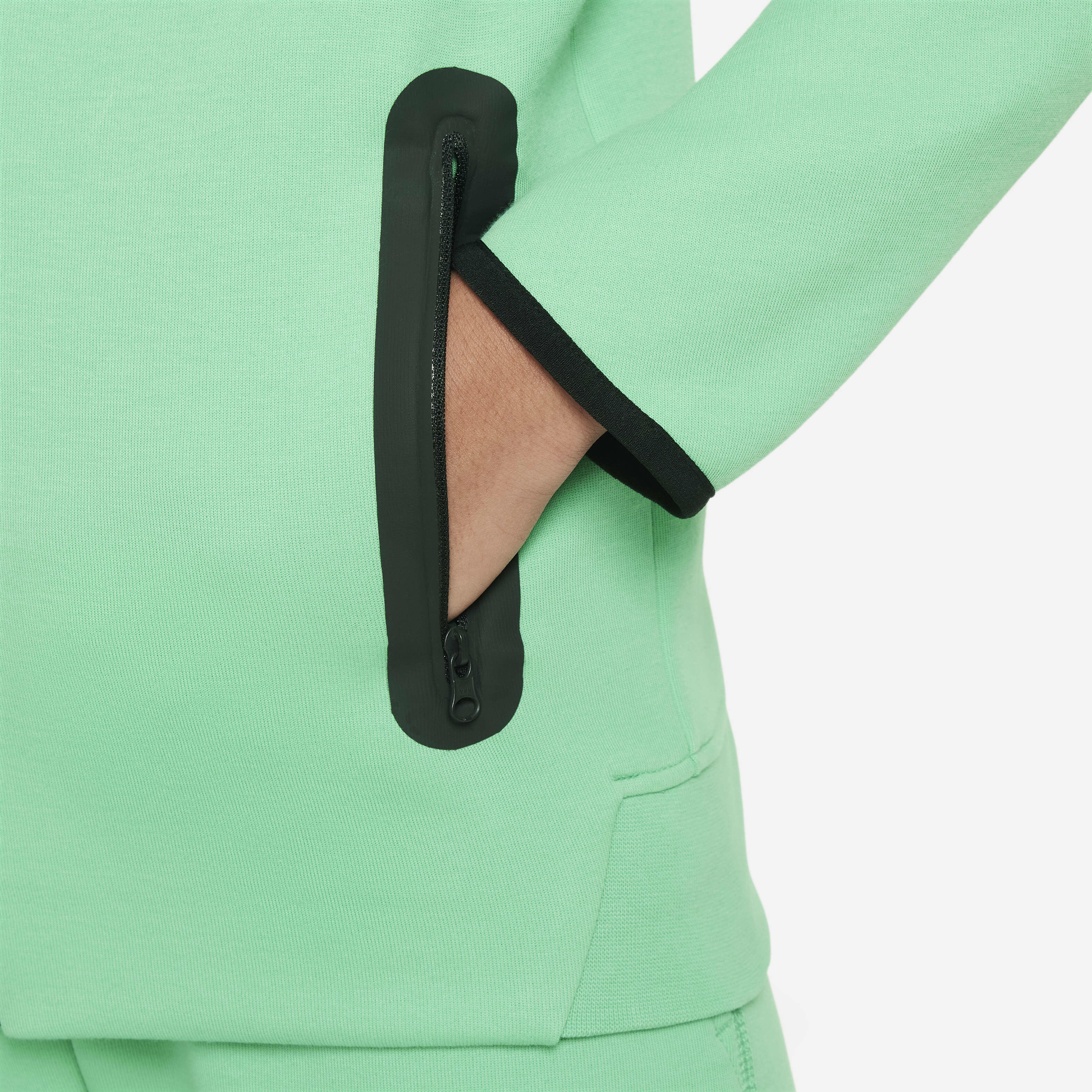 نايكي سبورتسوير تك فليس image number 3