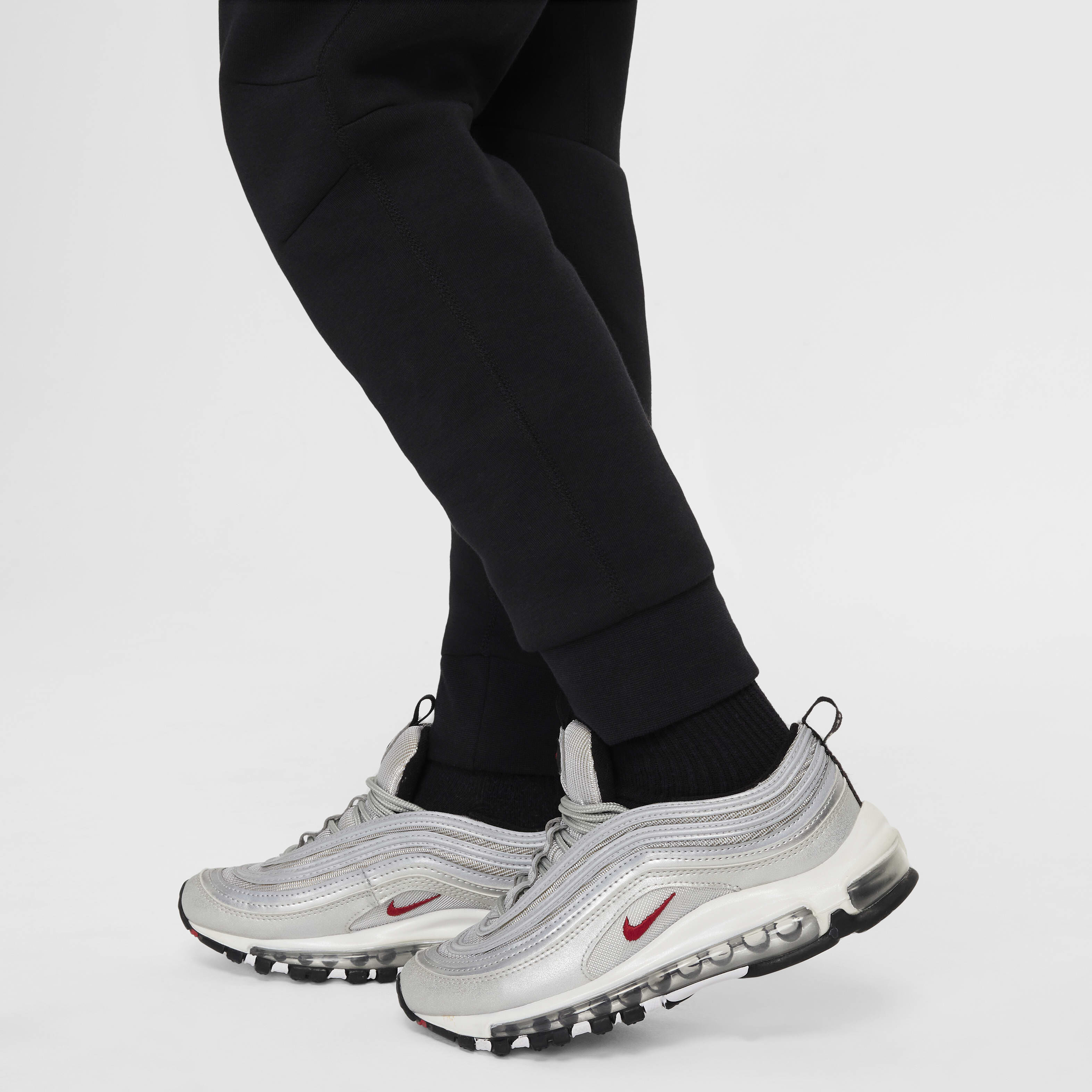 Liverpool FC Tech Fleece image number 5