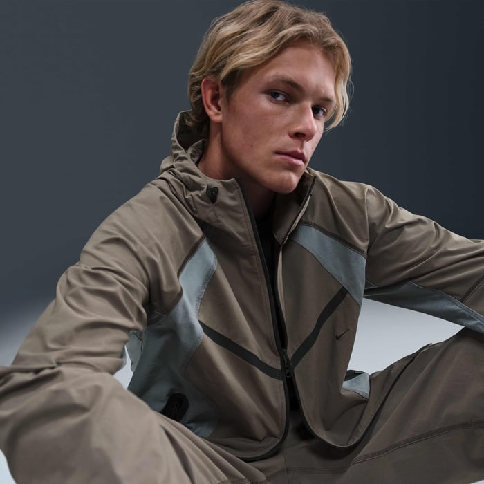 Nike Tech image number 2 Nike Tech image number 2