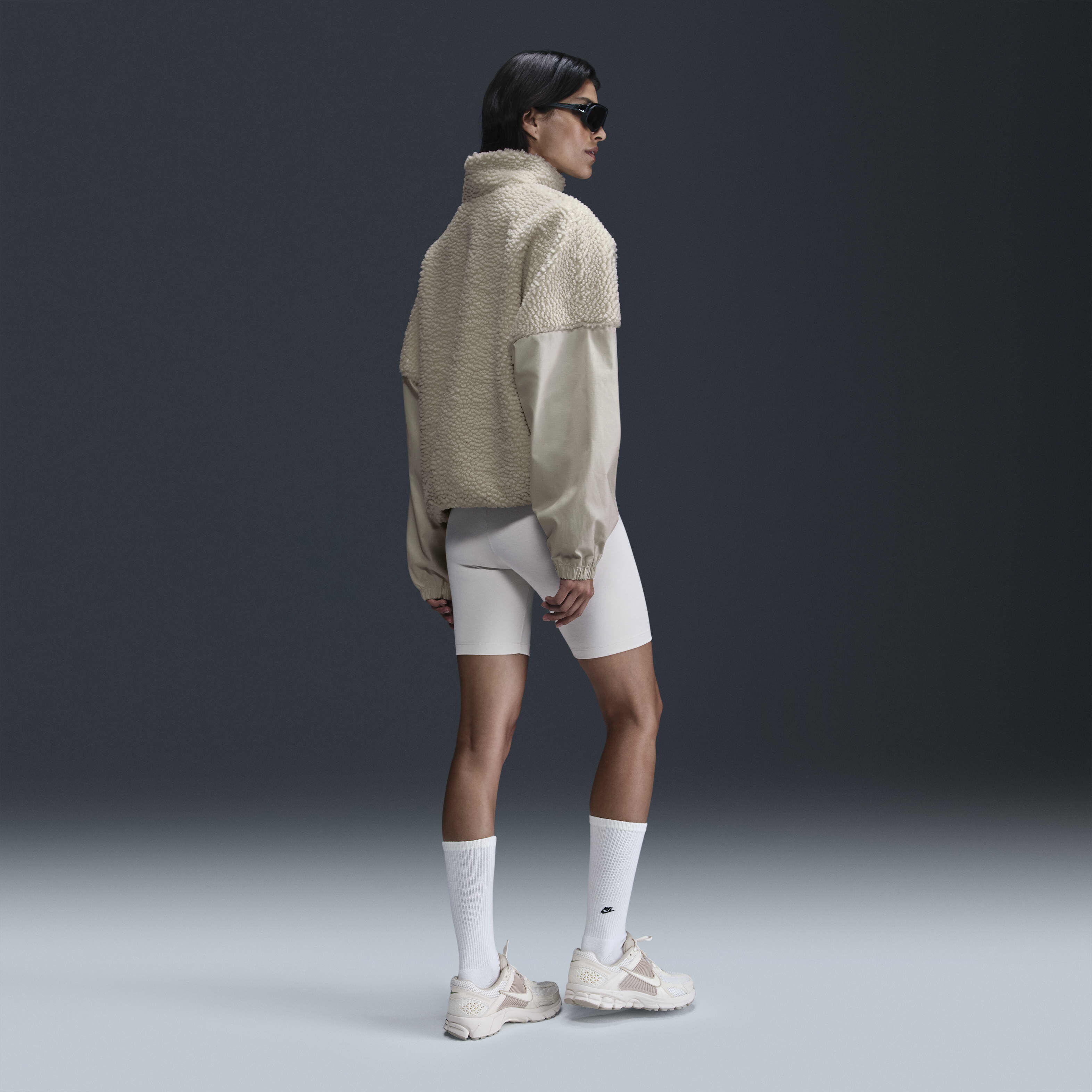 نايكي سبورتسوير ايسنشال image number 4