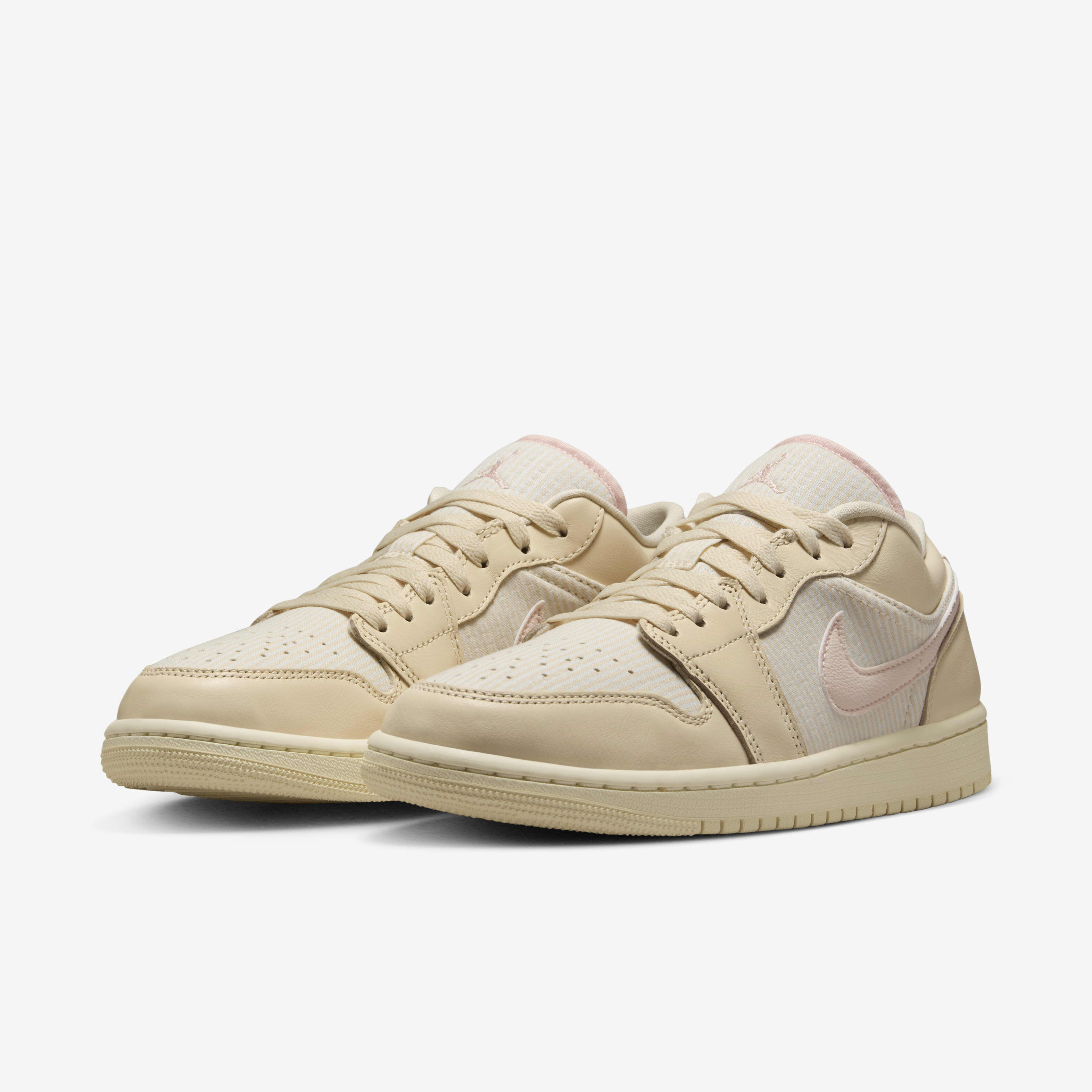 Air Jordan 1 Low SE image number 4