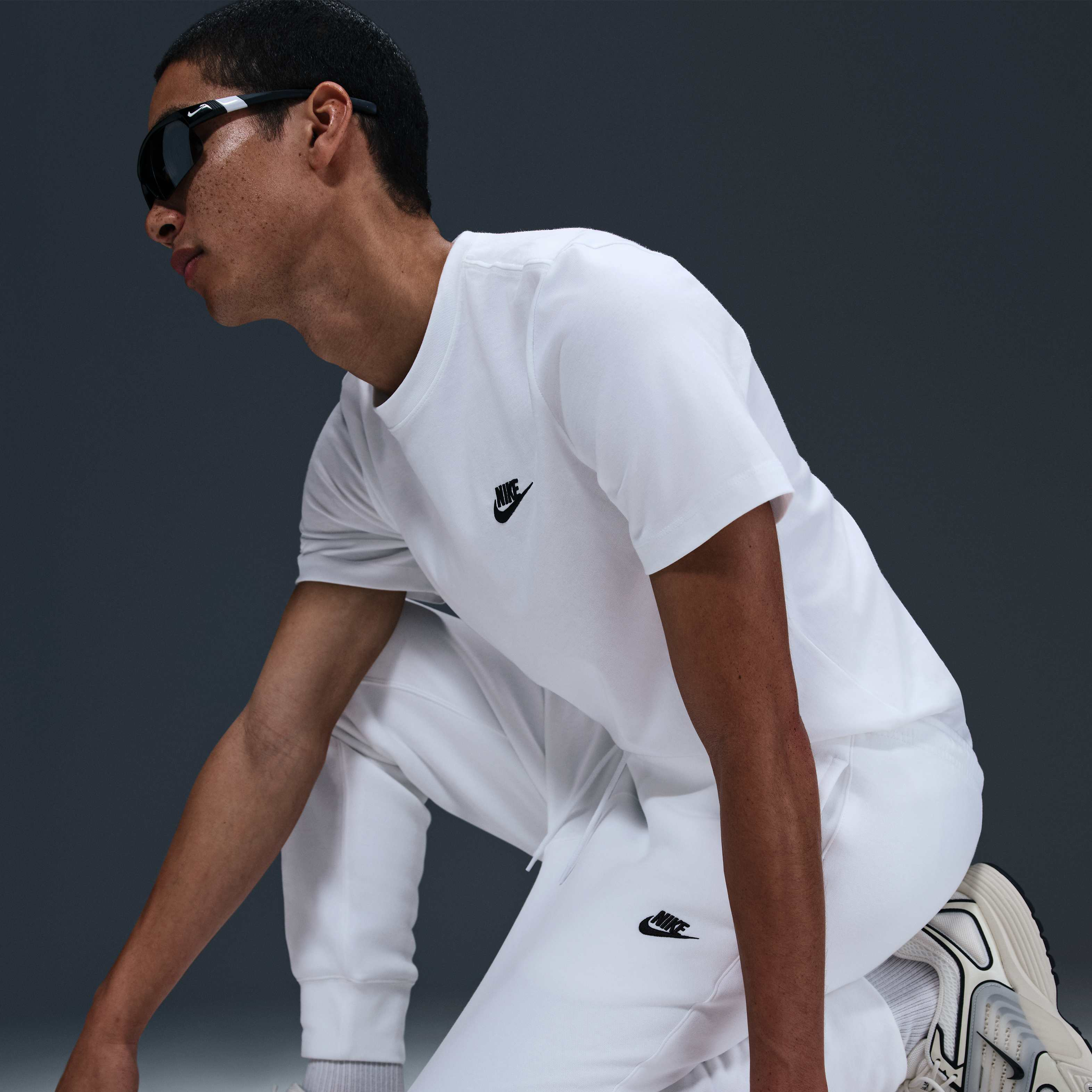 Nike Club image number 2