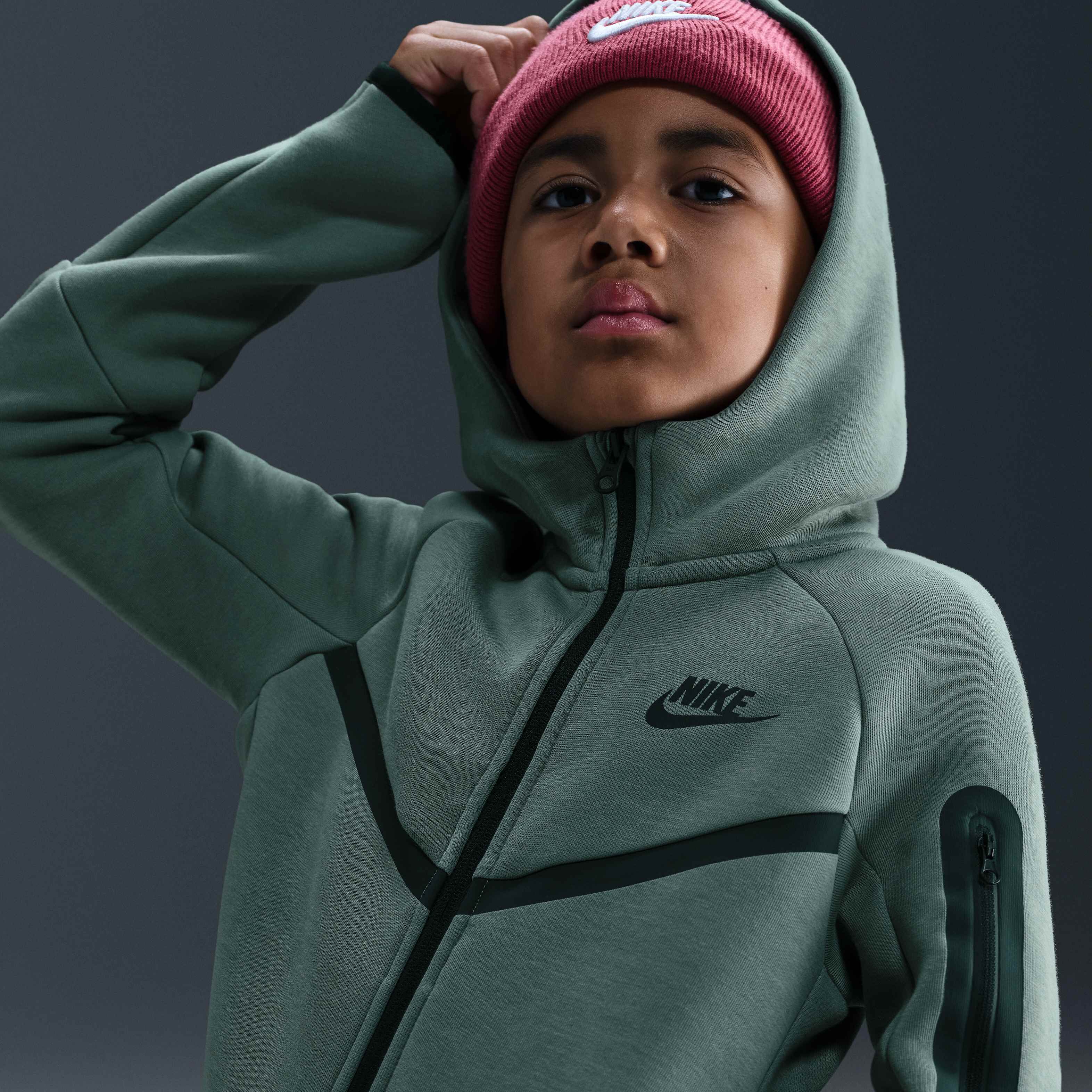 Nike Sportswear Tech Fleece image number 2