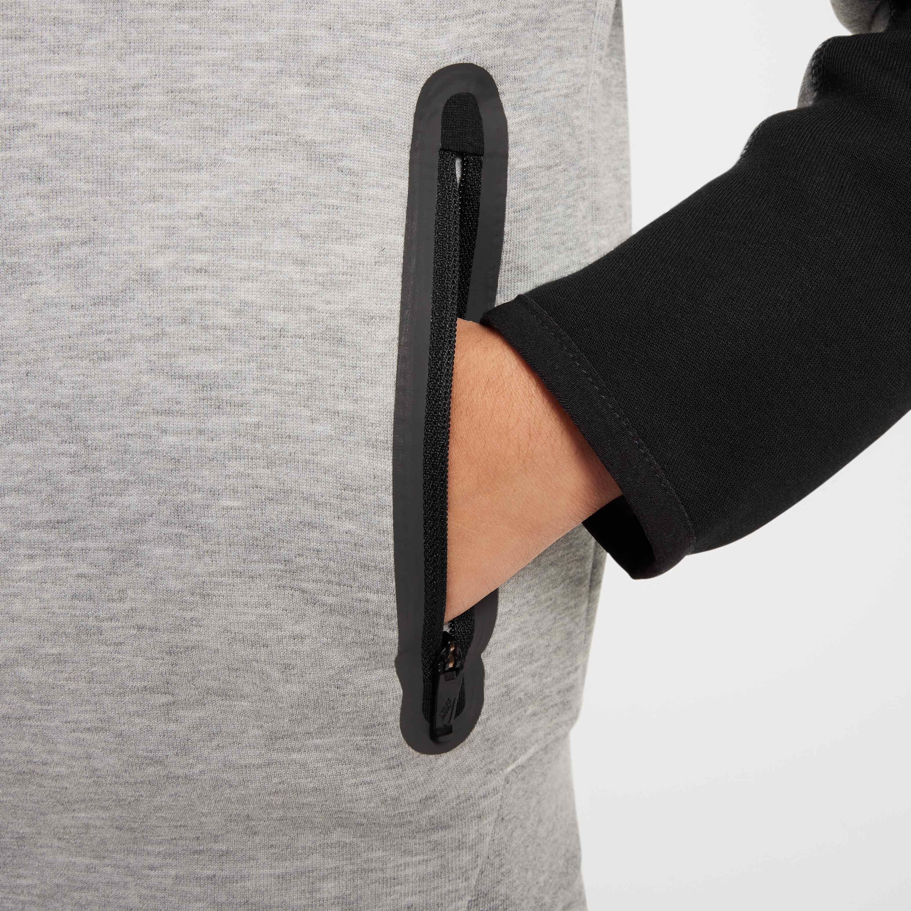 طقم نايكي سبورتسوير تك فليس بسحاب كامل image number 5