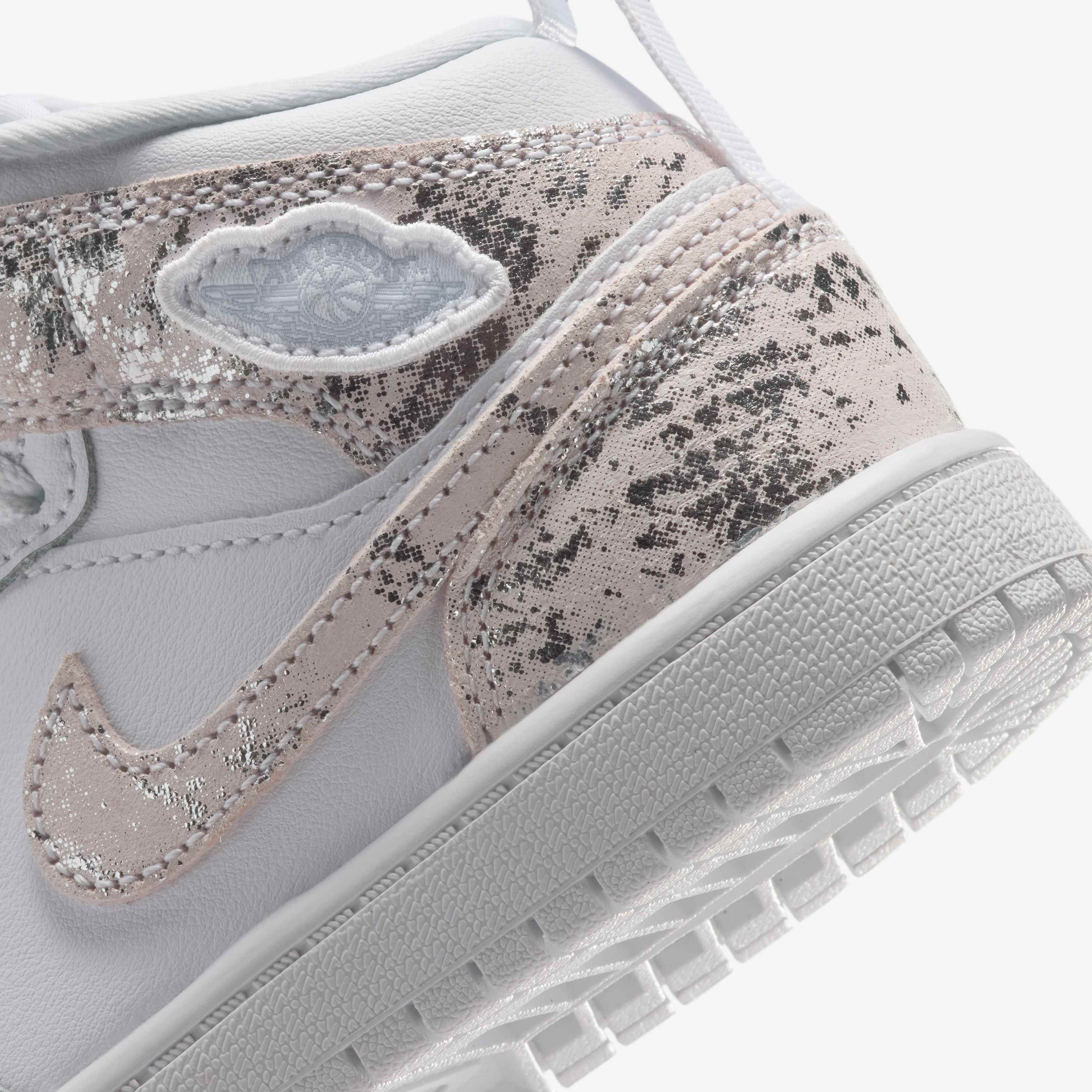Jordan 1 Mid SE image number 7