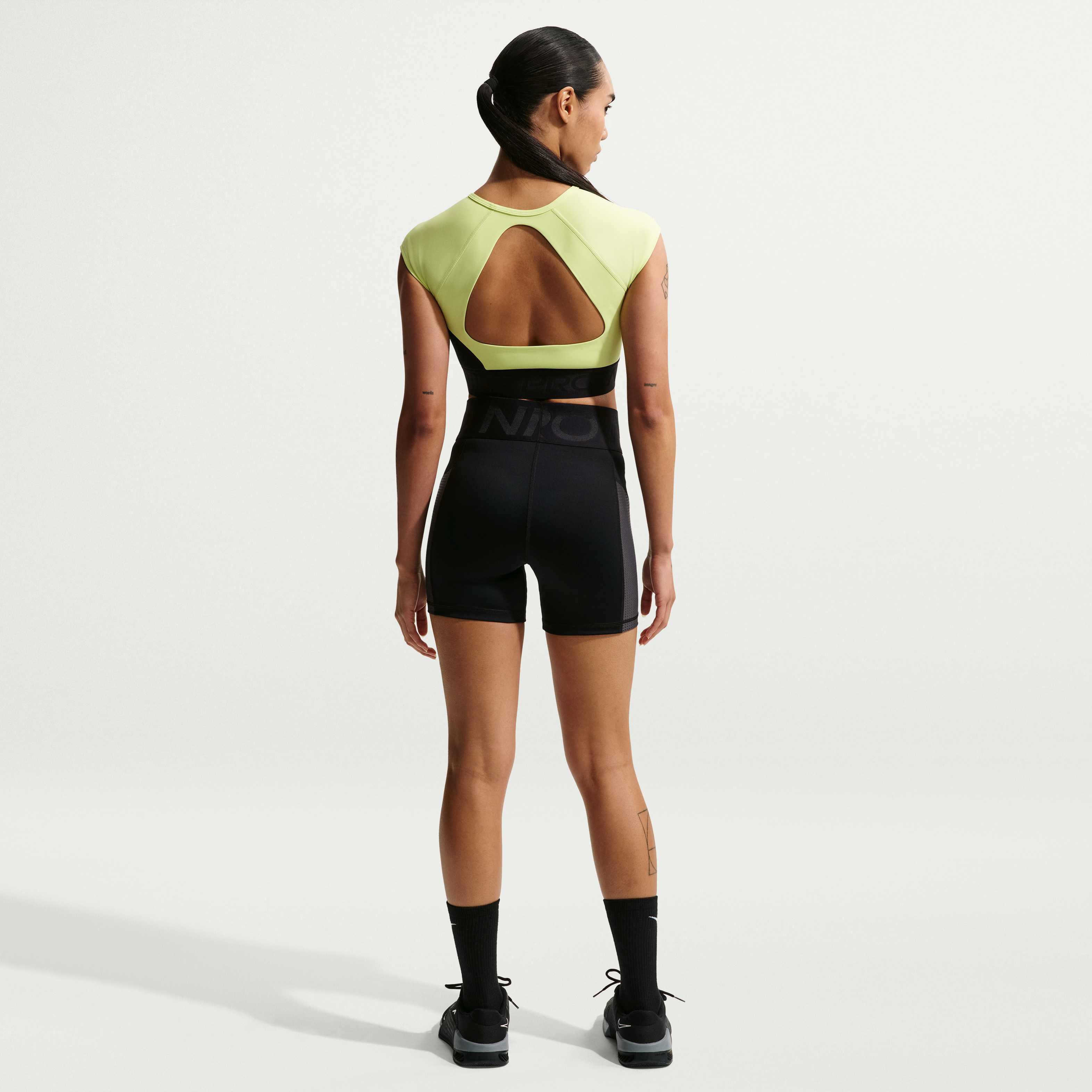 Nike Pro Sculpt image number 4