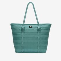 نايكي سبورتسوير