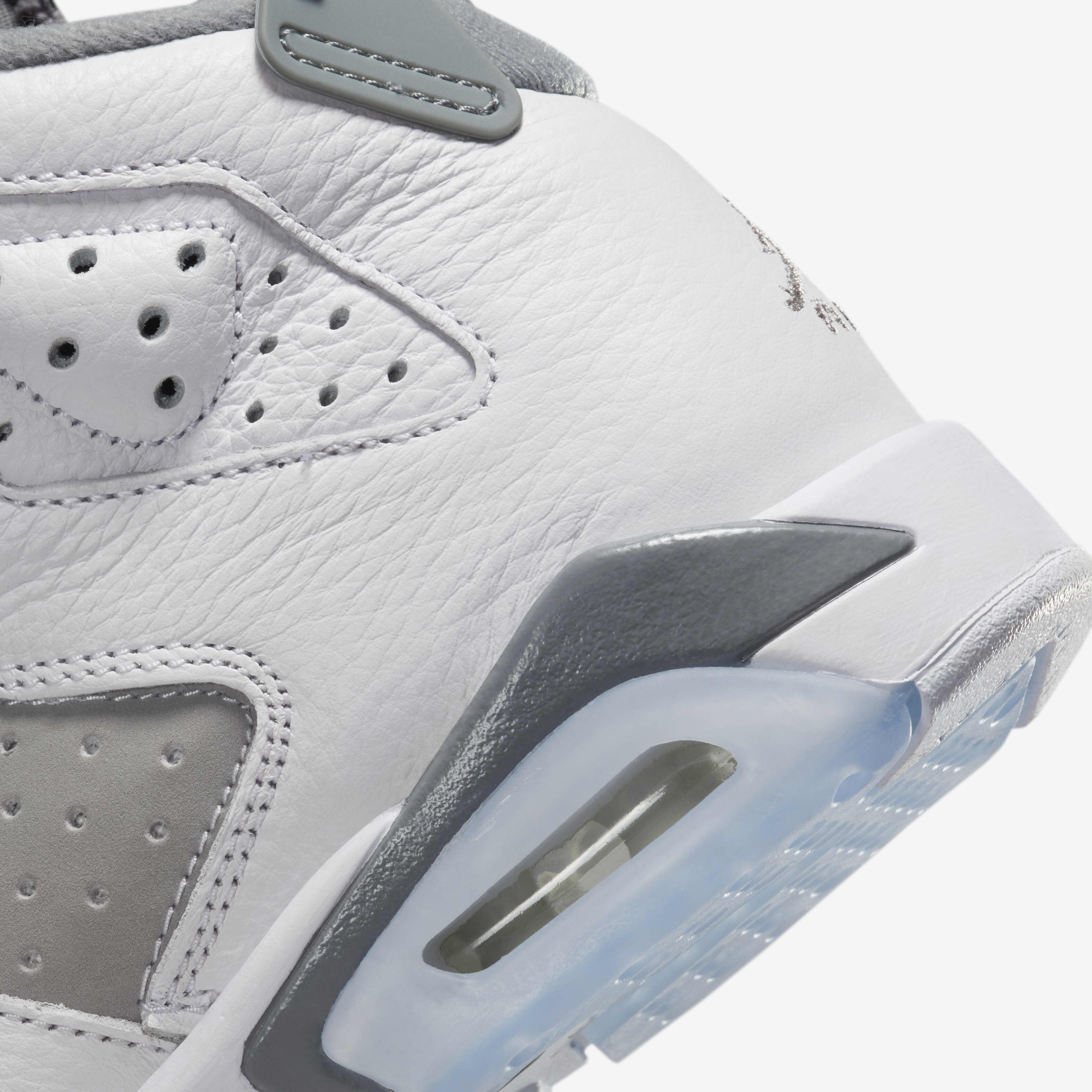 Air Jordan 6 Retro 'White and Midnight Navy' image number 7