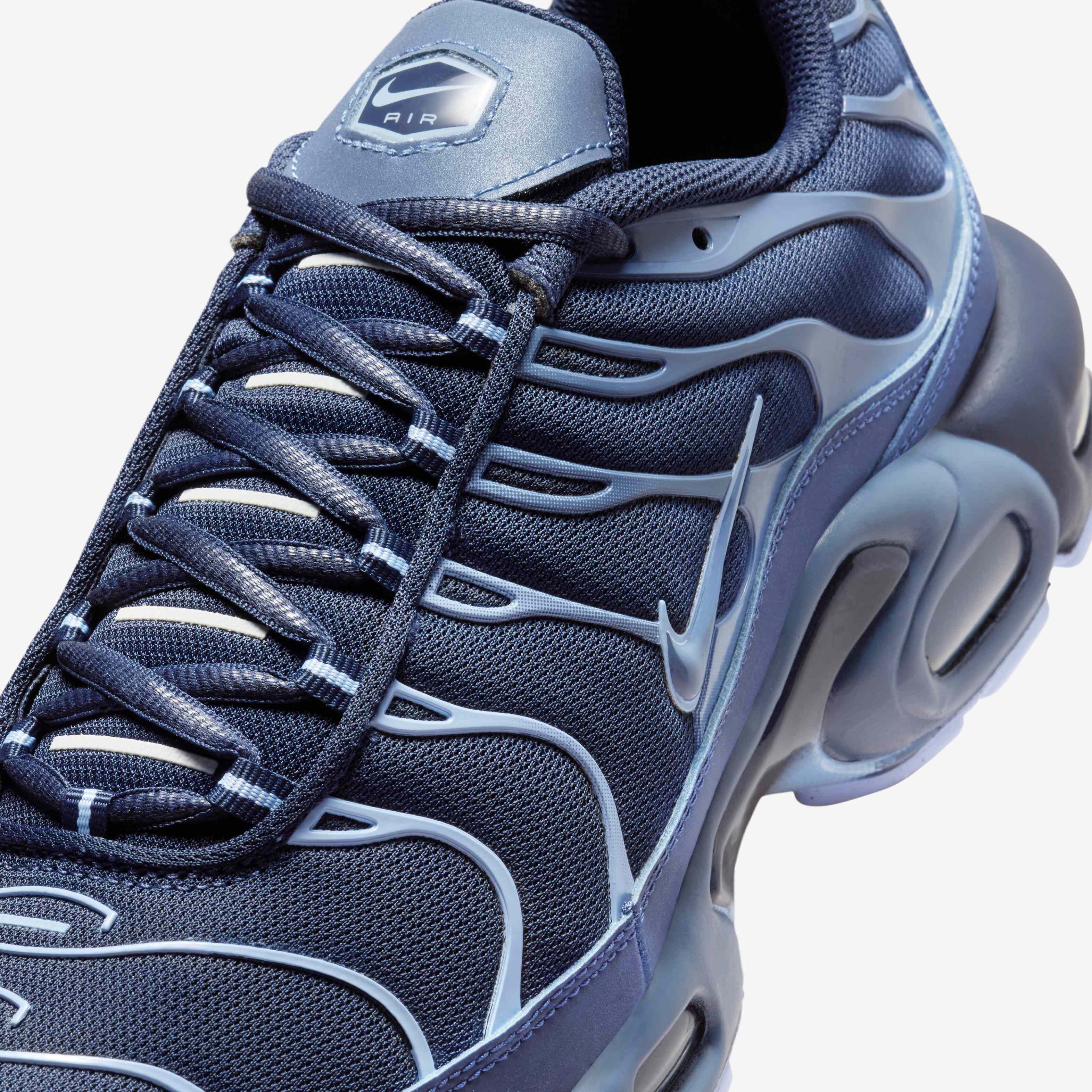 Nike Air Max Plus image number 6