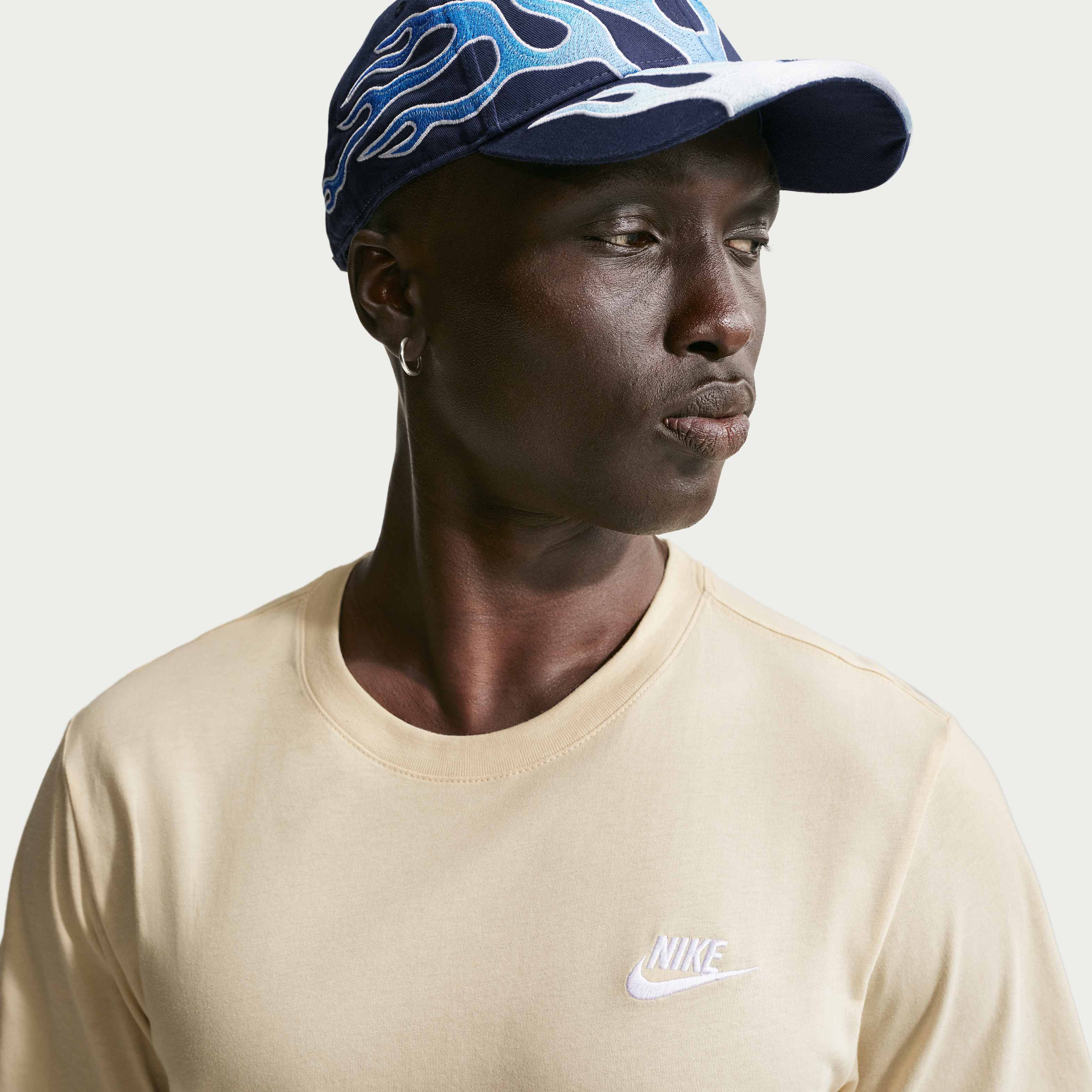 Nike Sportswear Club image number 2