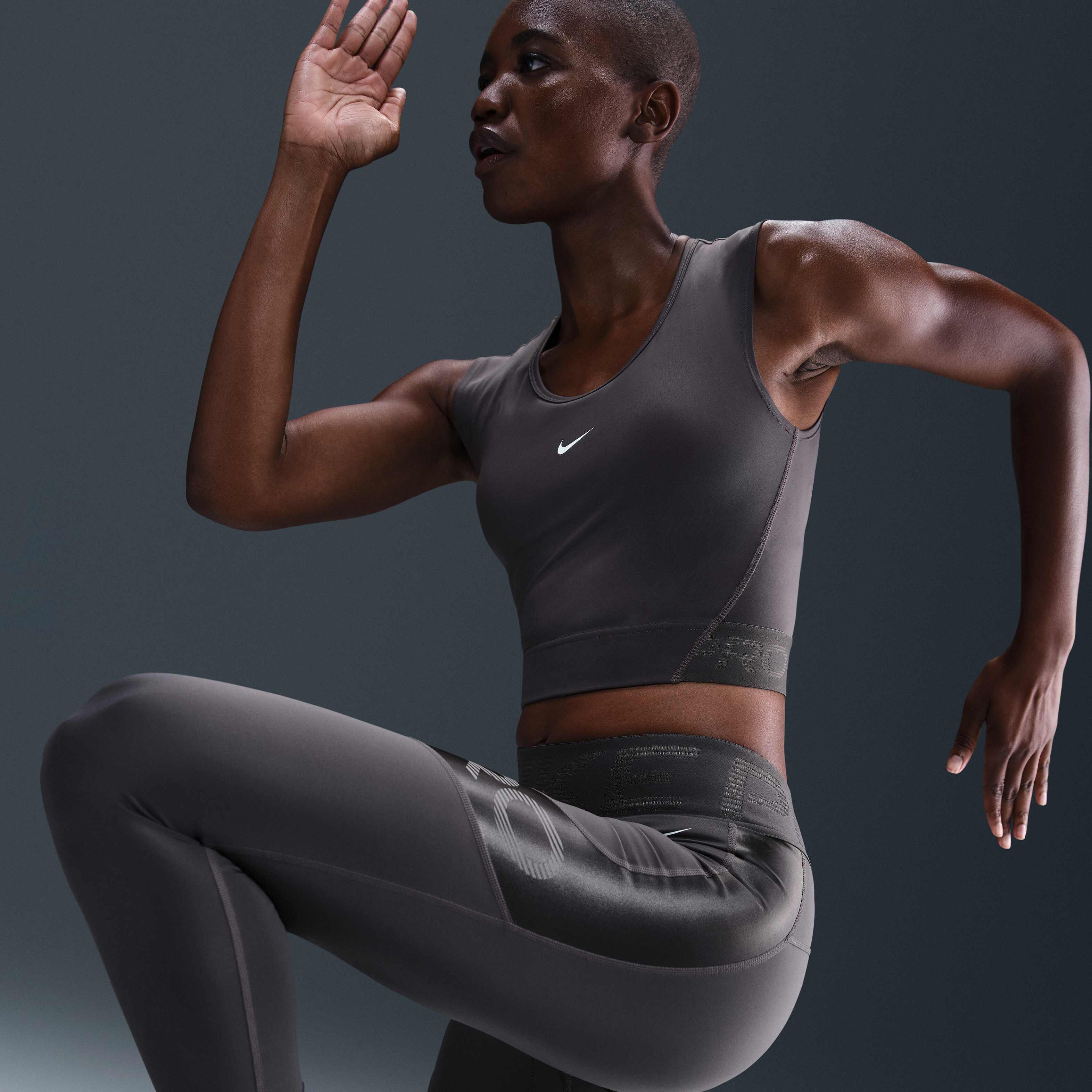 Nike Pro image number 2