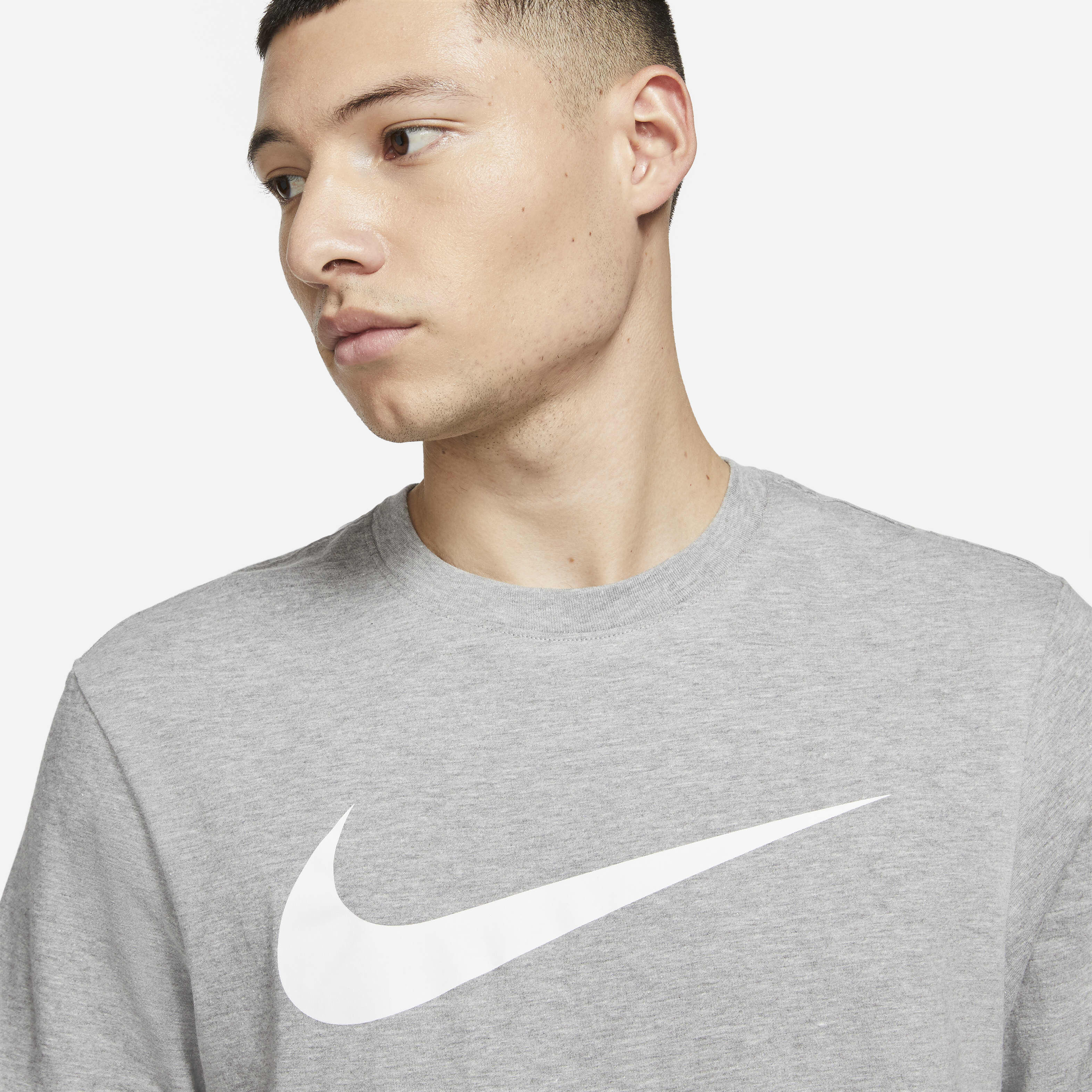 Nike Sportswear Swoosh image number 2