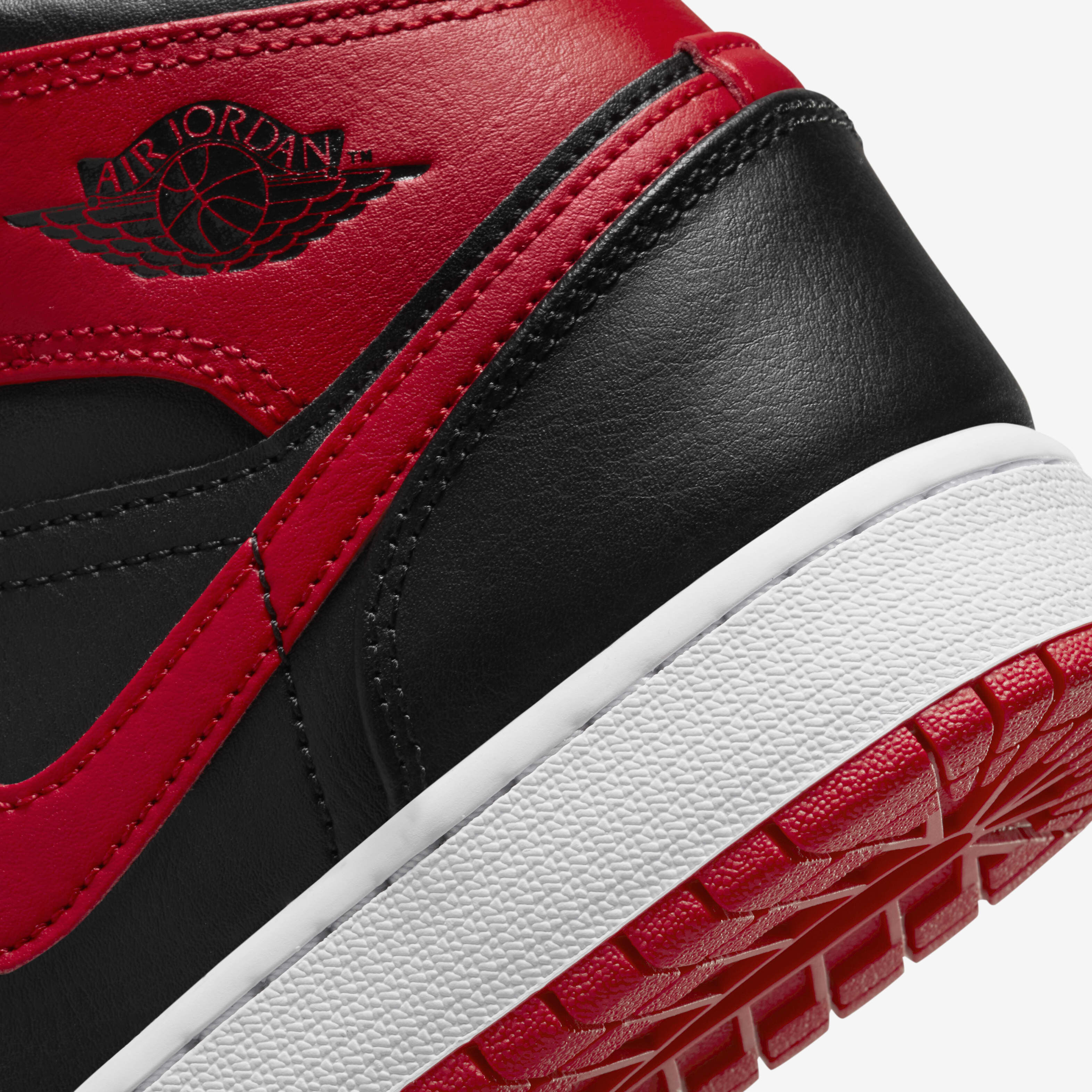 Air Jordan 1 Mid image number 7
