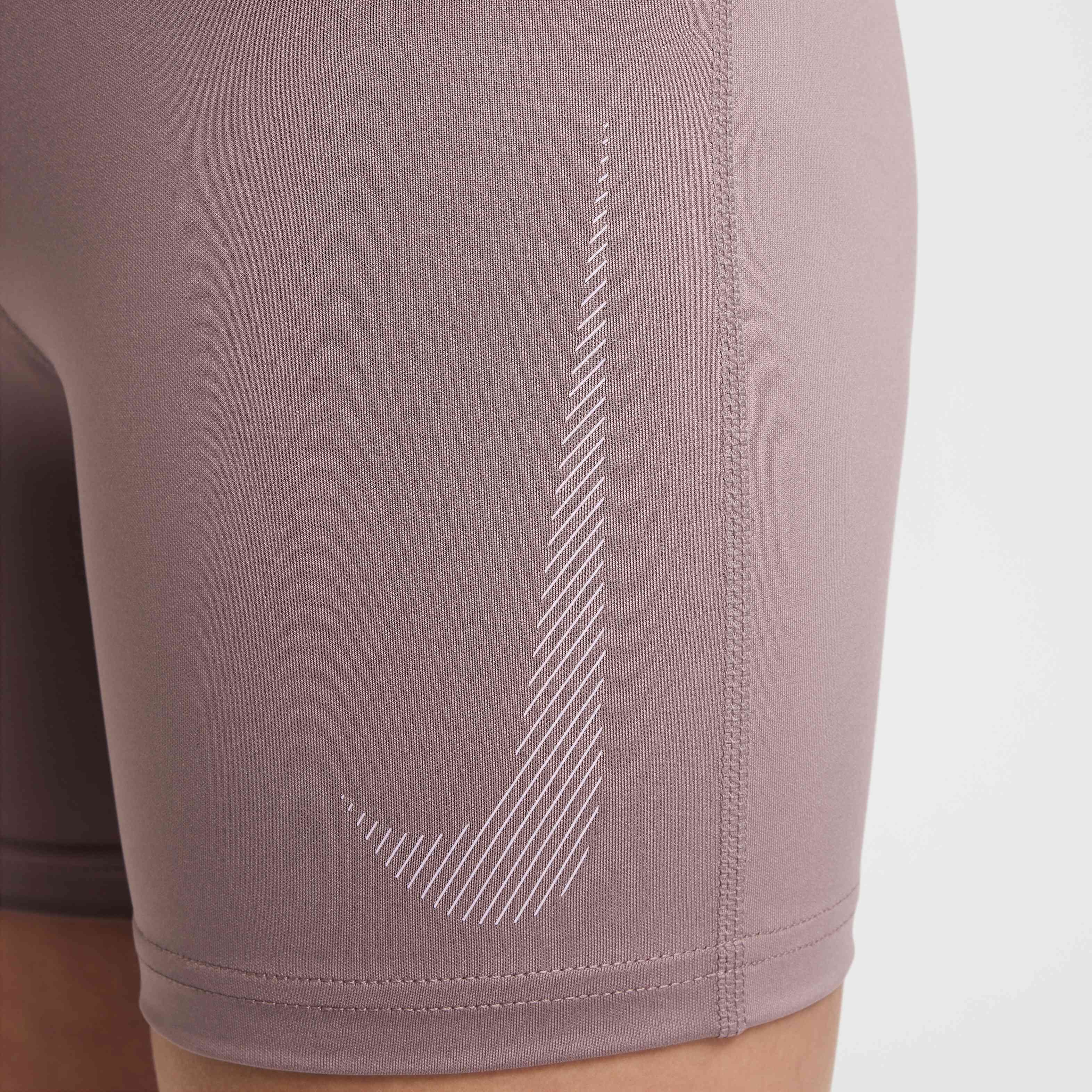 Nike Pro image number 4