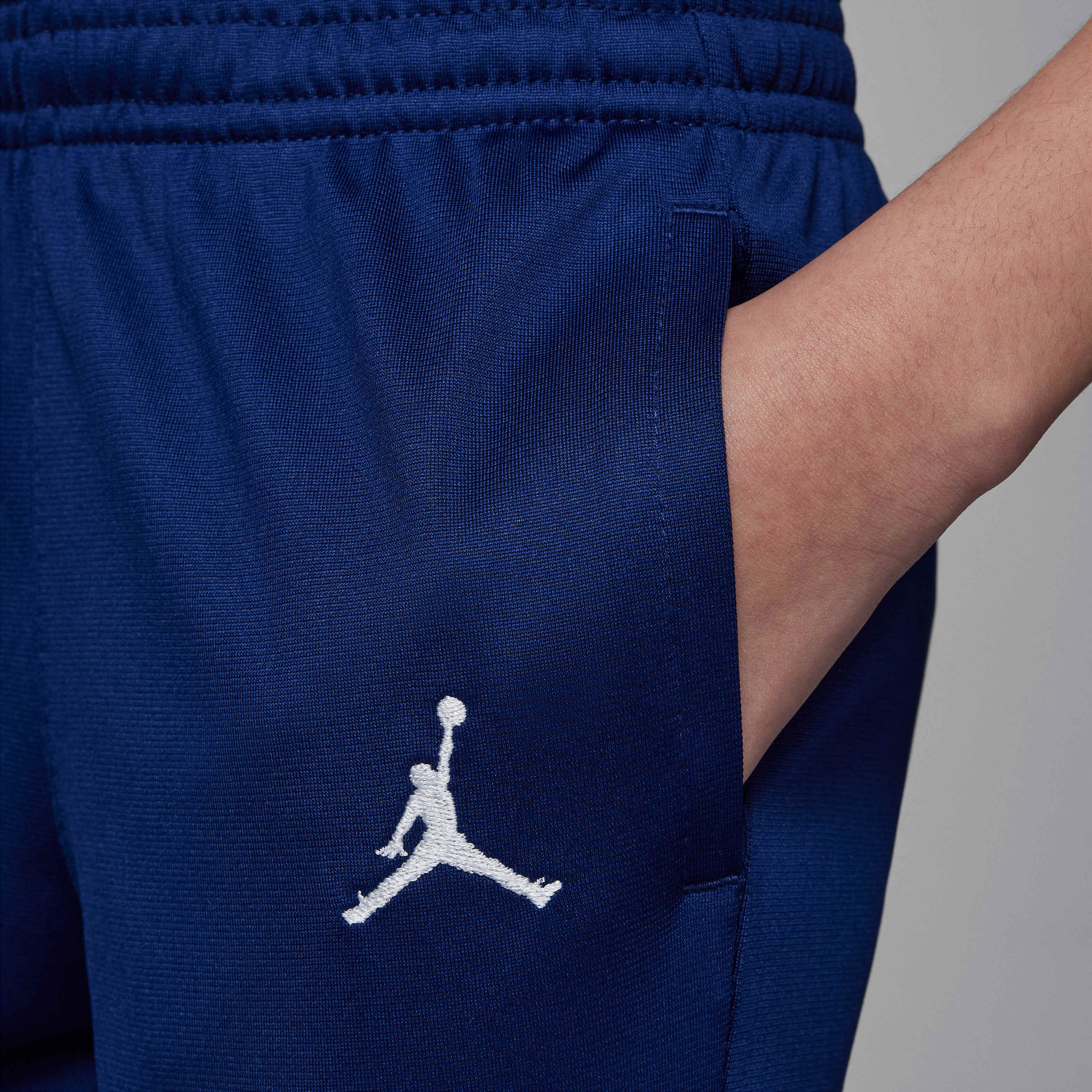 Paris Saint-Germain Strike Fourth image number 9