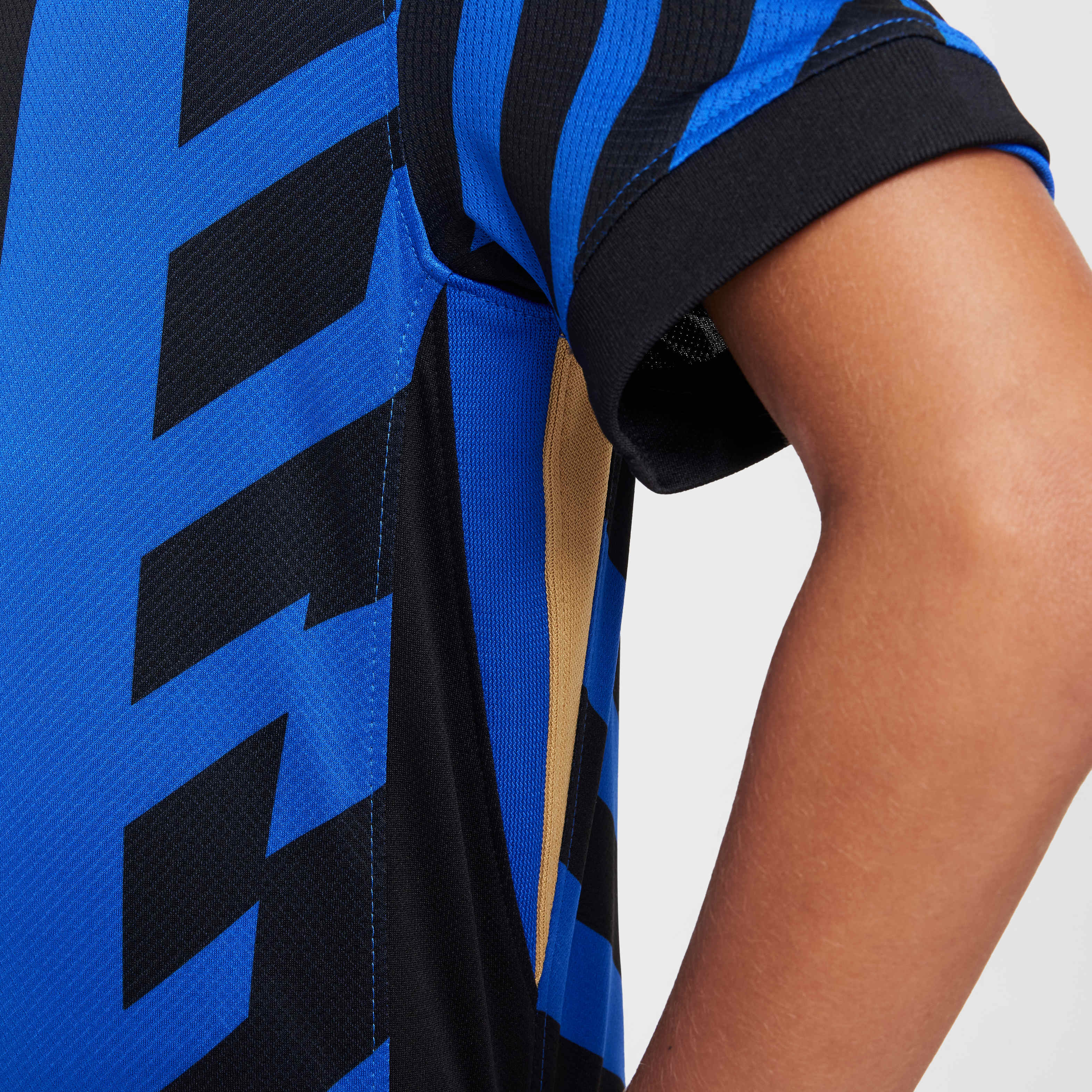 إنتر ميلان 2024/25 ستيديوم الأساسي image number 3