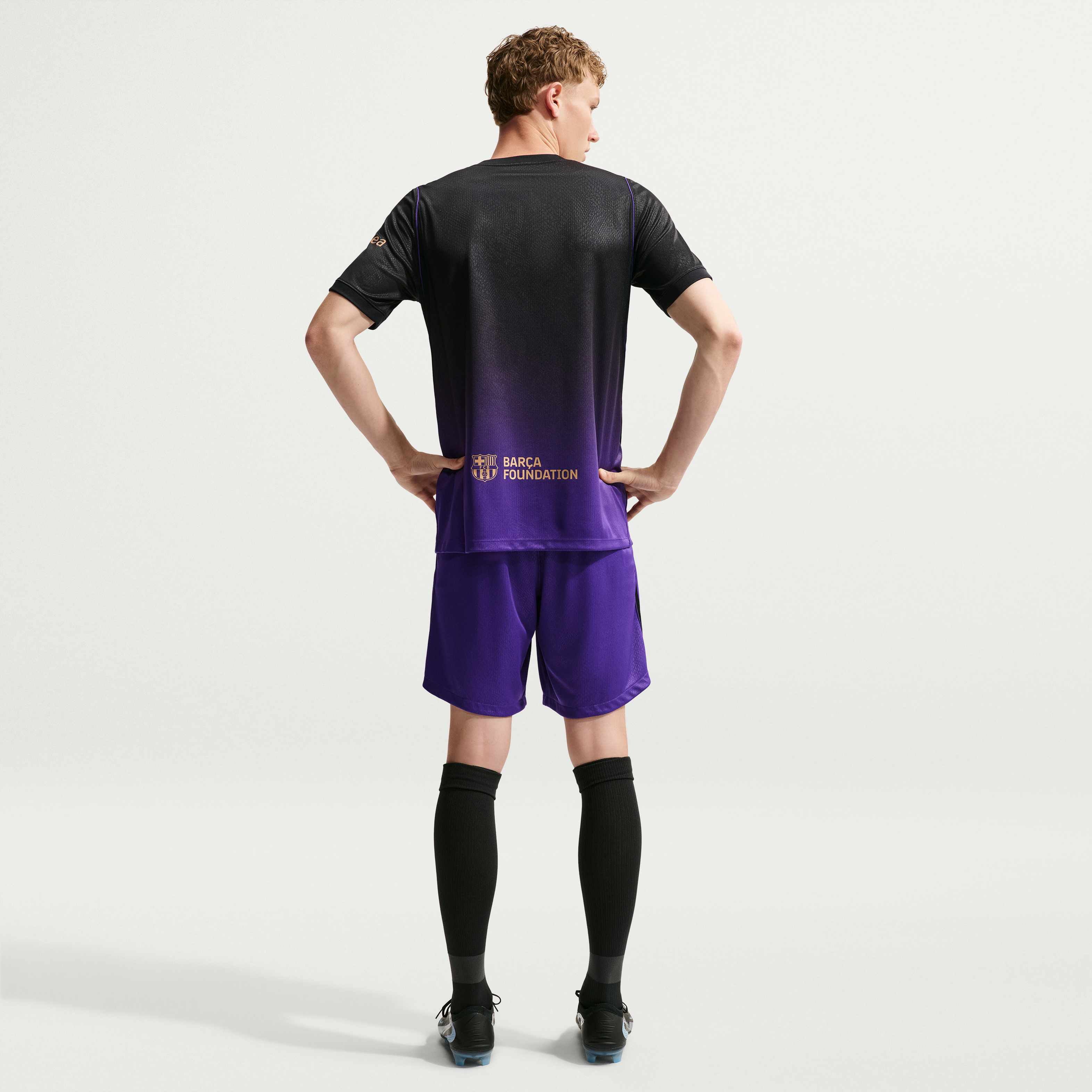F.C. Barcelona 2026/27 Stadium Away image number 4