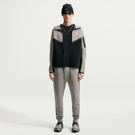 Nike Tech