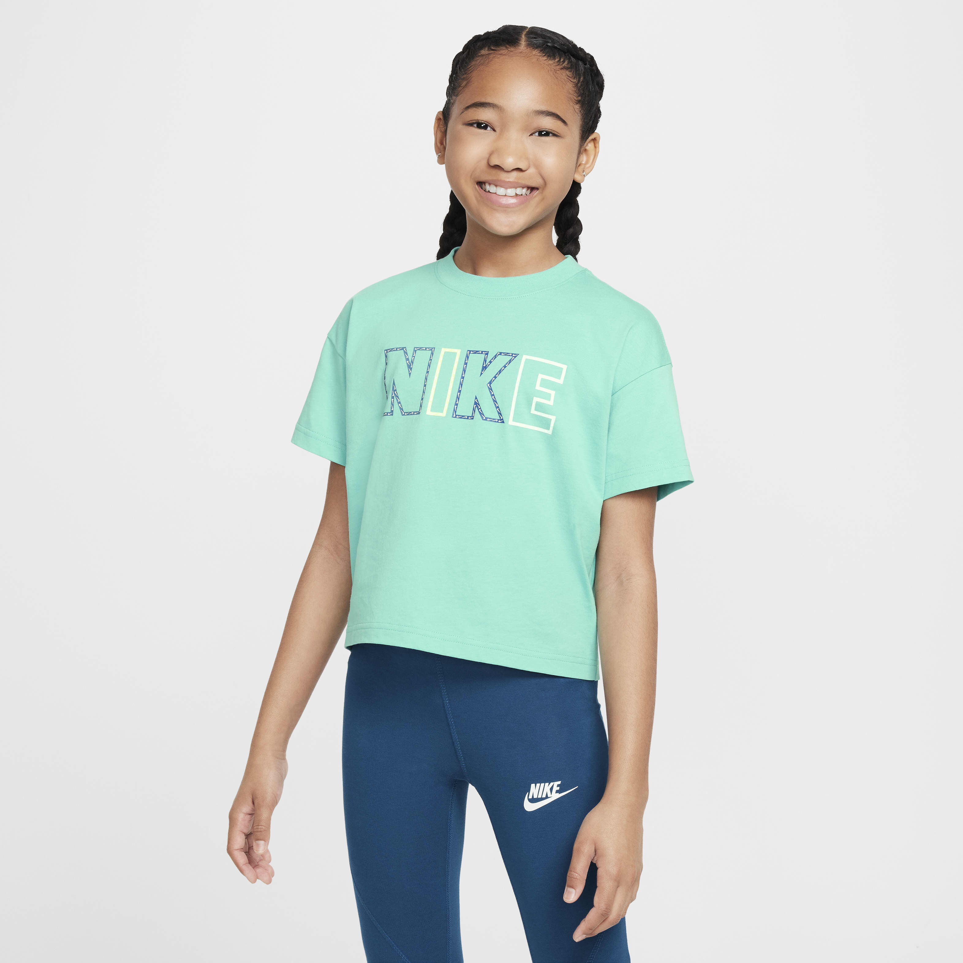 Essential nike cheap