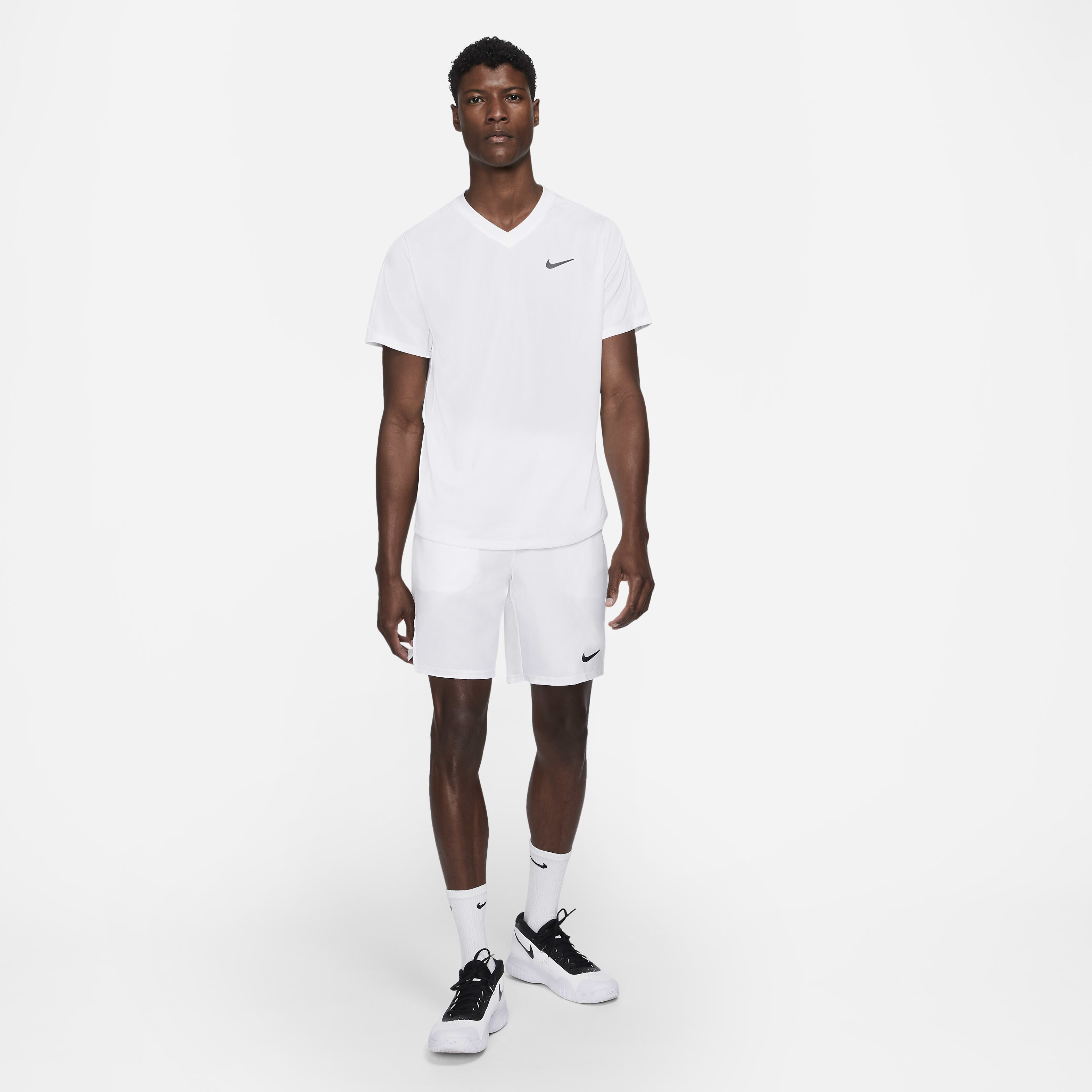NikeCourt Dri-FIT Victory image number 4