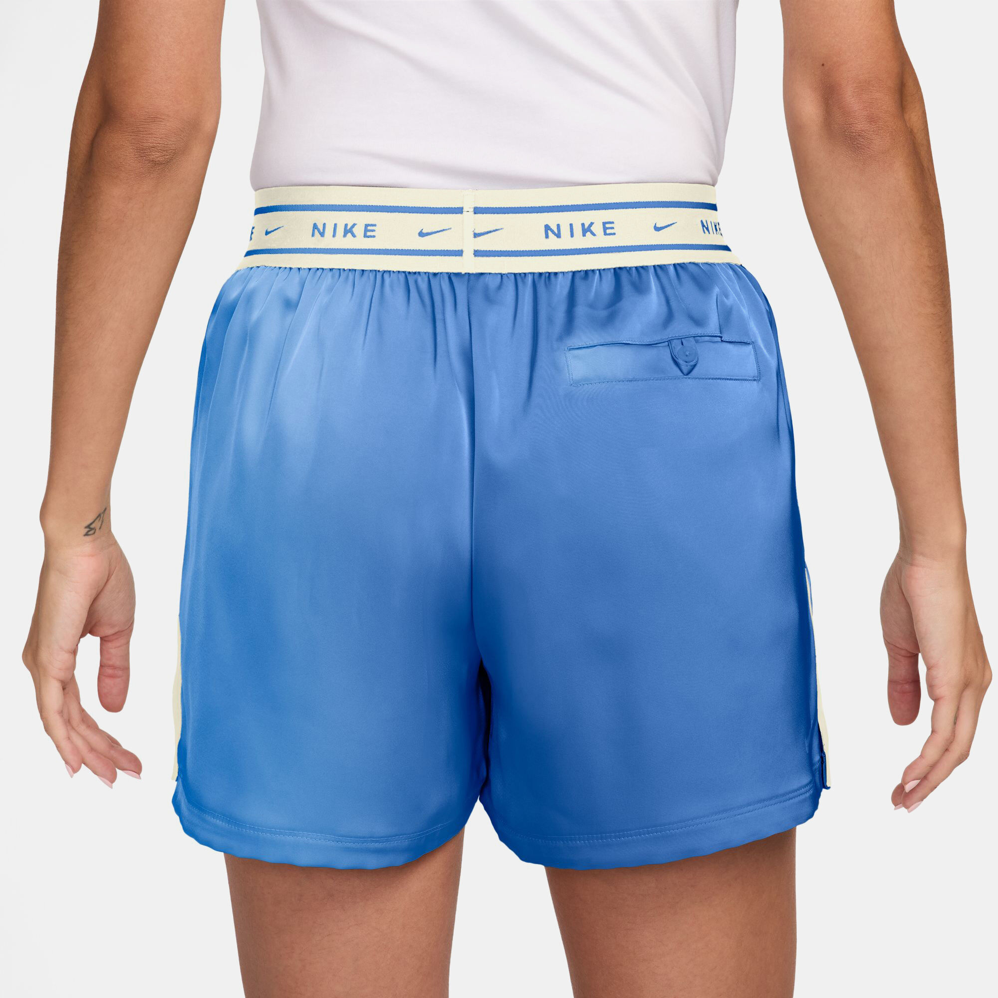 نايكي سبورتسوير image number 1