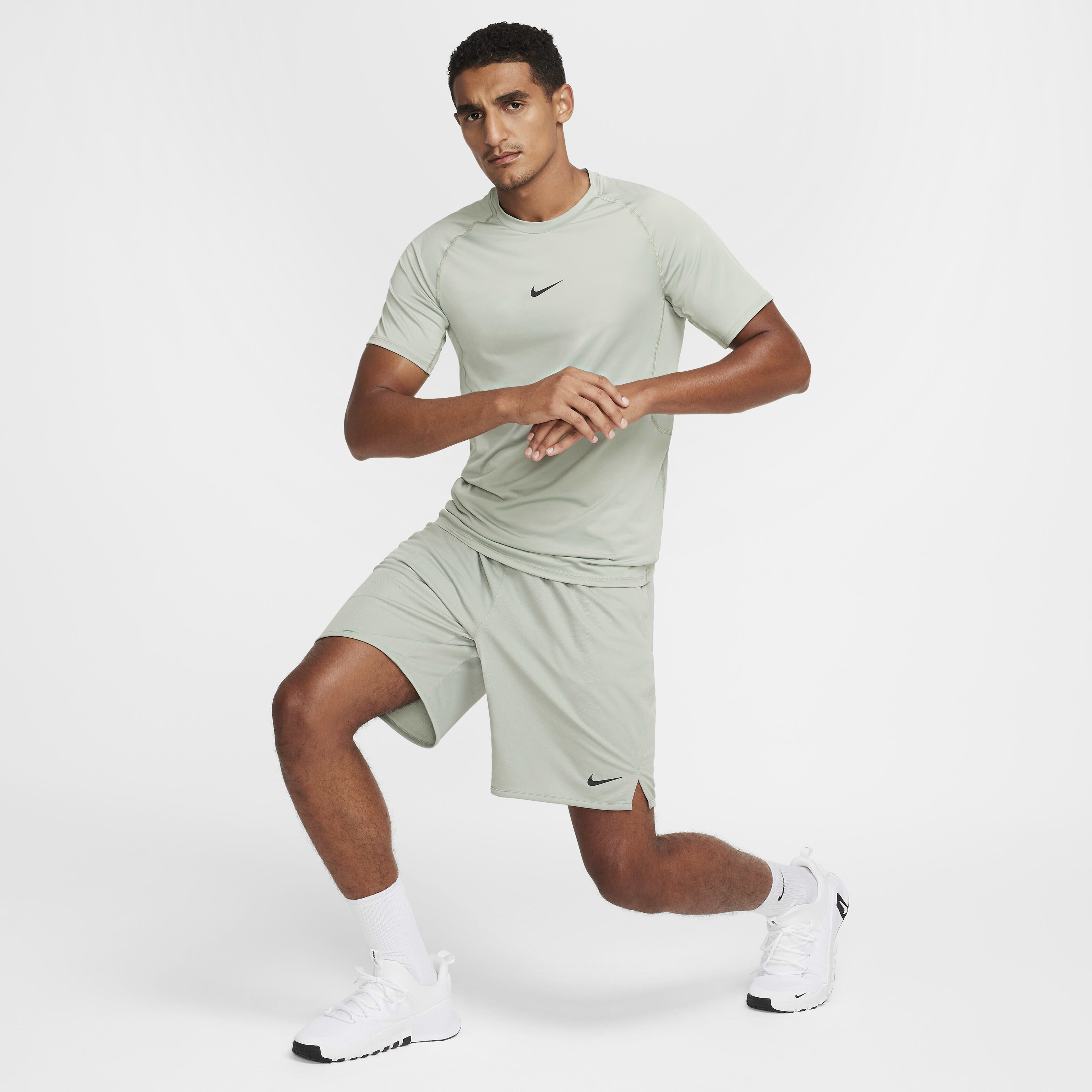 Nike Pro image number 6