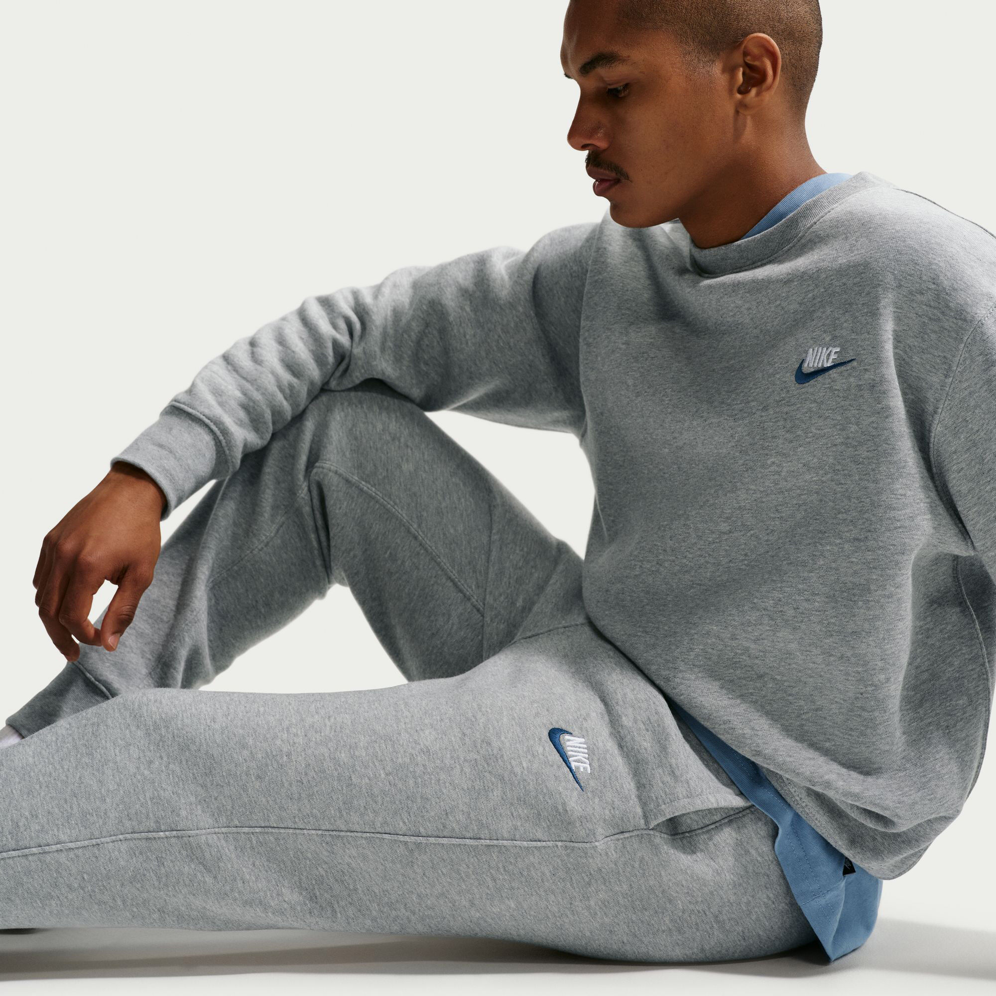 Nike Sportswear Club image number 4