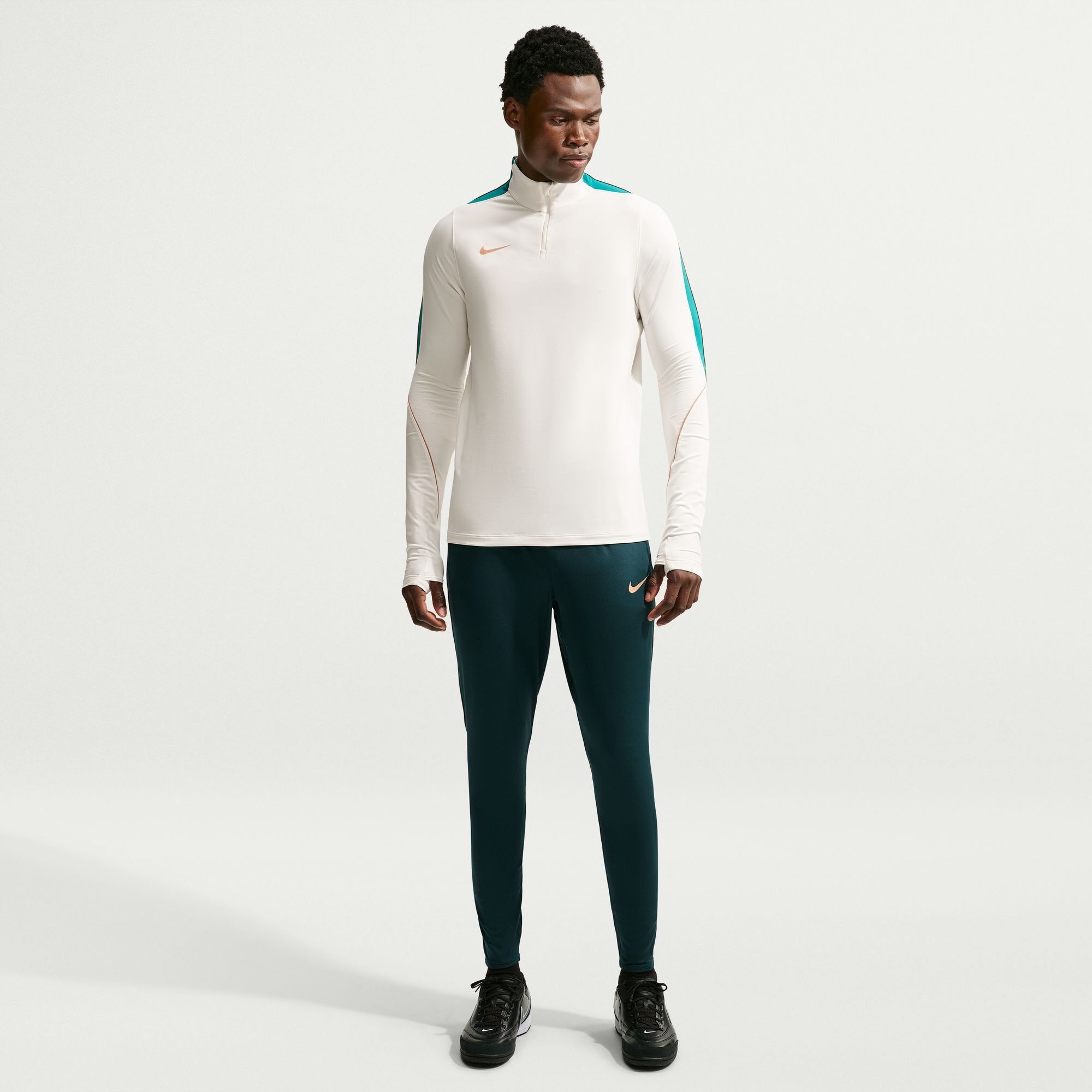 Nike Strike image number 0