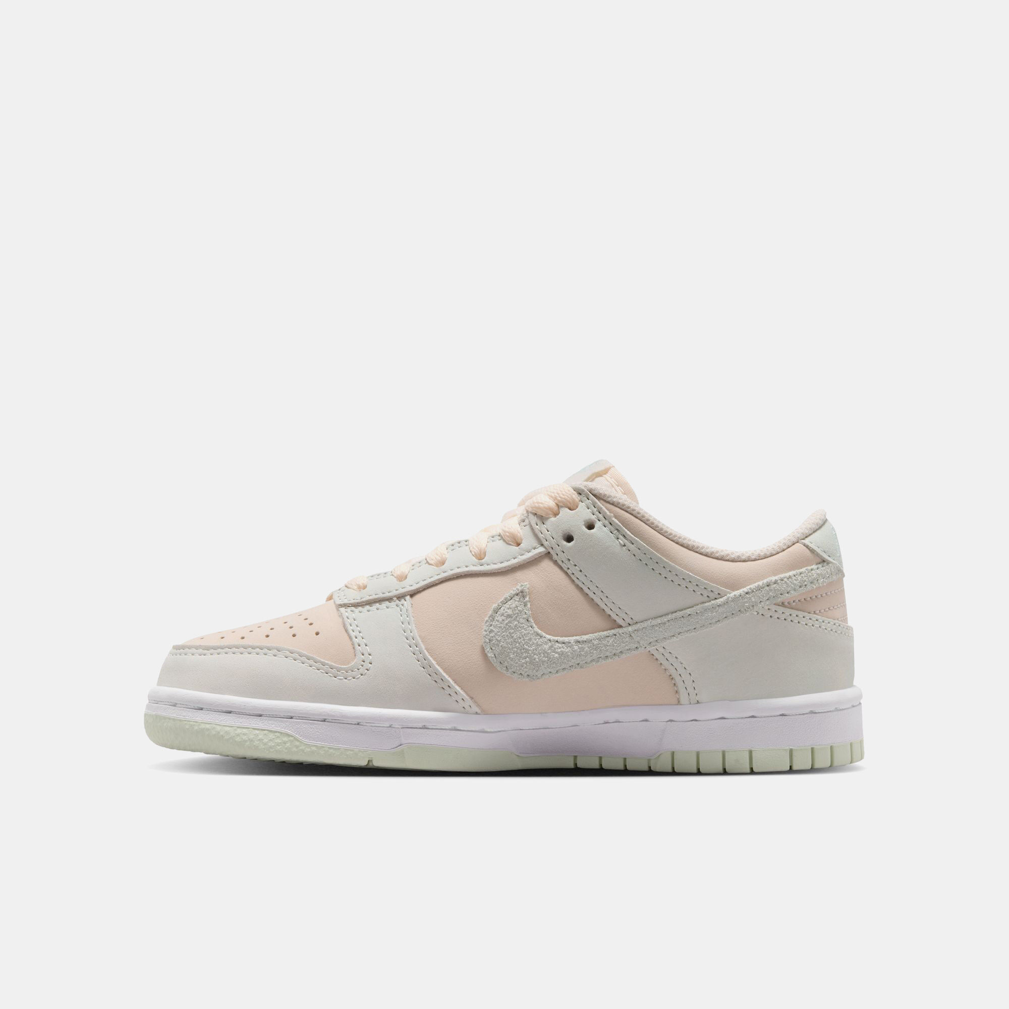 Nike Dunk Low Suede image number 4