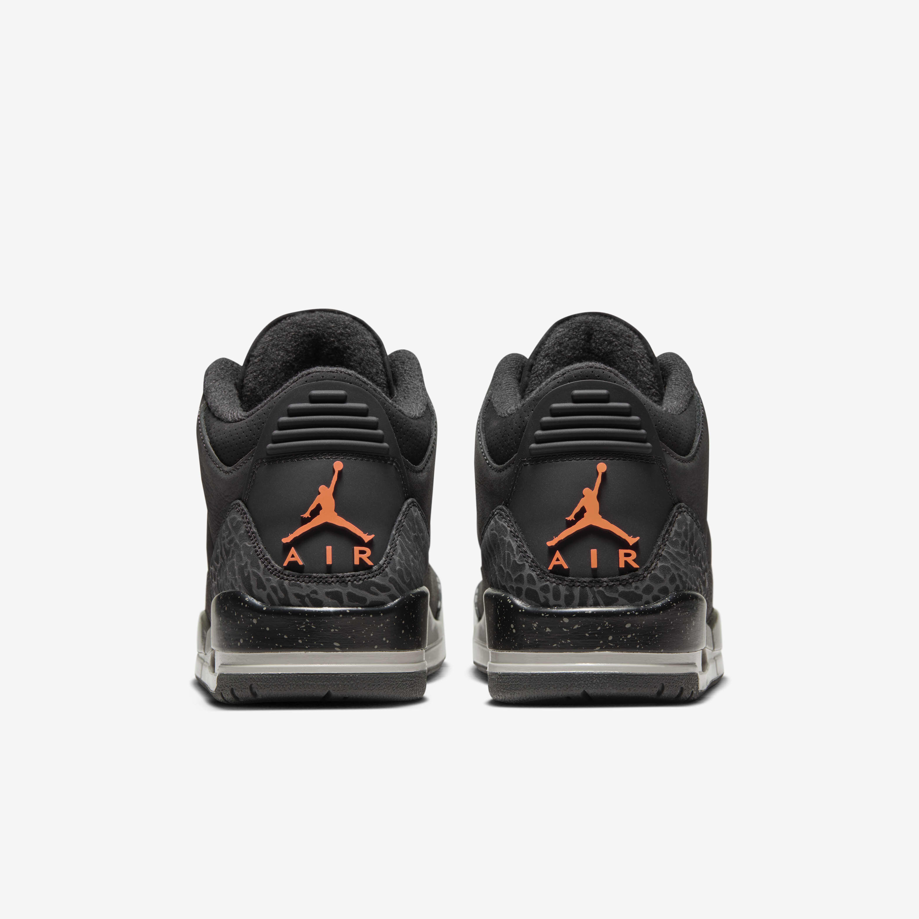 Air Jordan 3 Retro Shoe image number 5