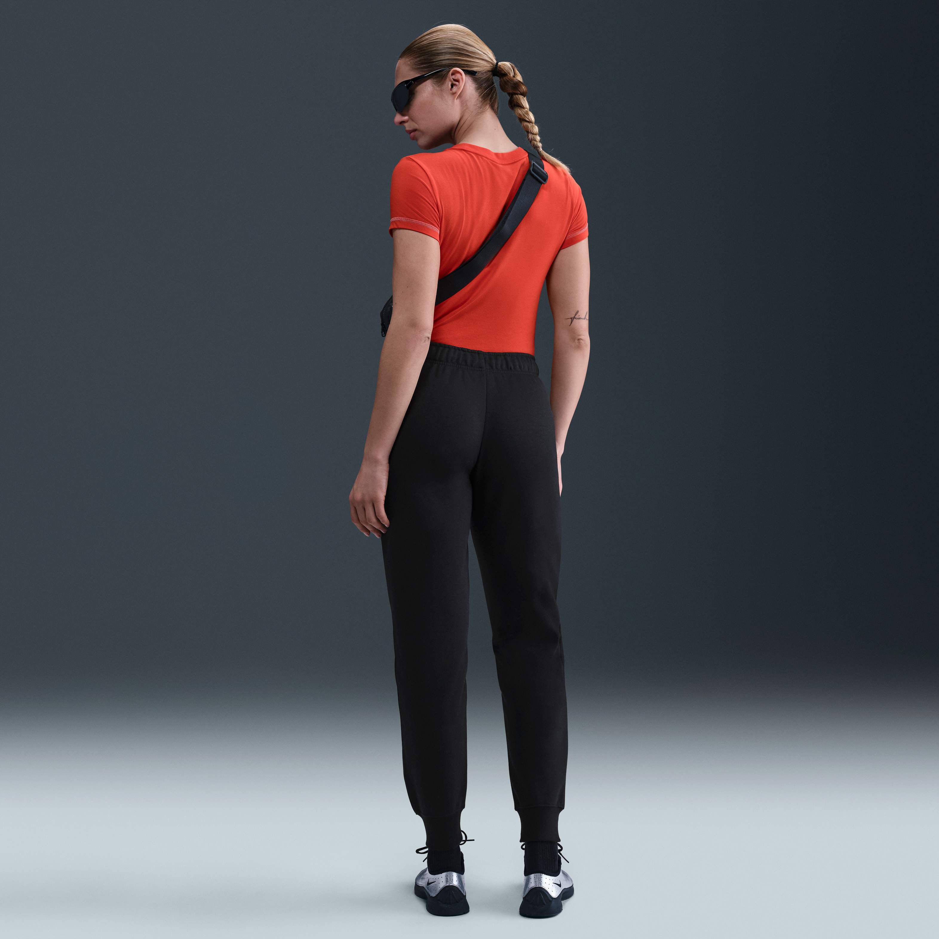 نايكي سبورتسوير كلوب فليس image number 3