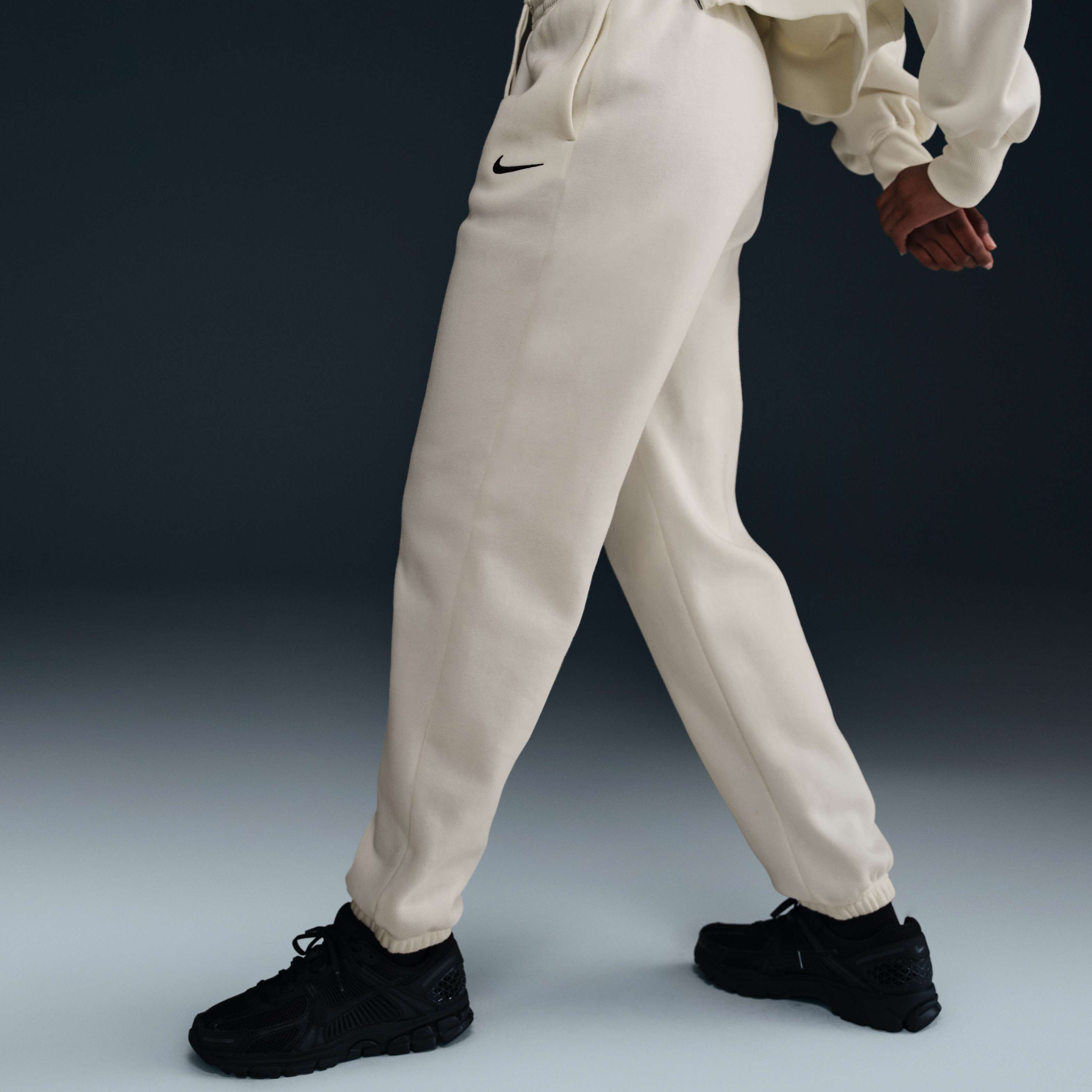 نايكي سبورتسوير فينيكس فليس image number 4