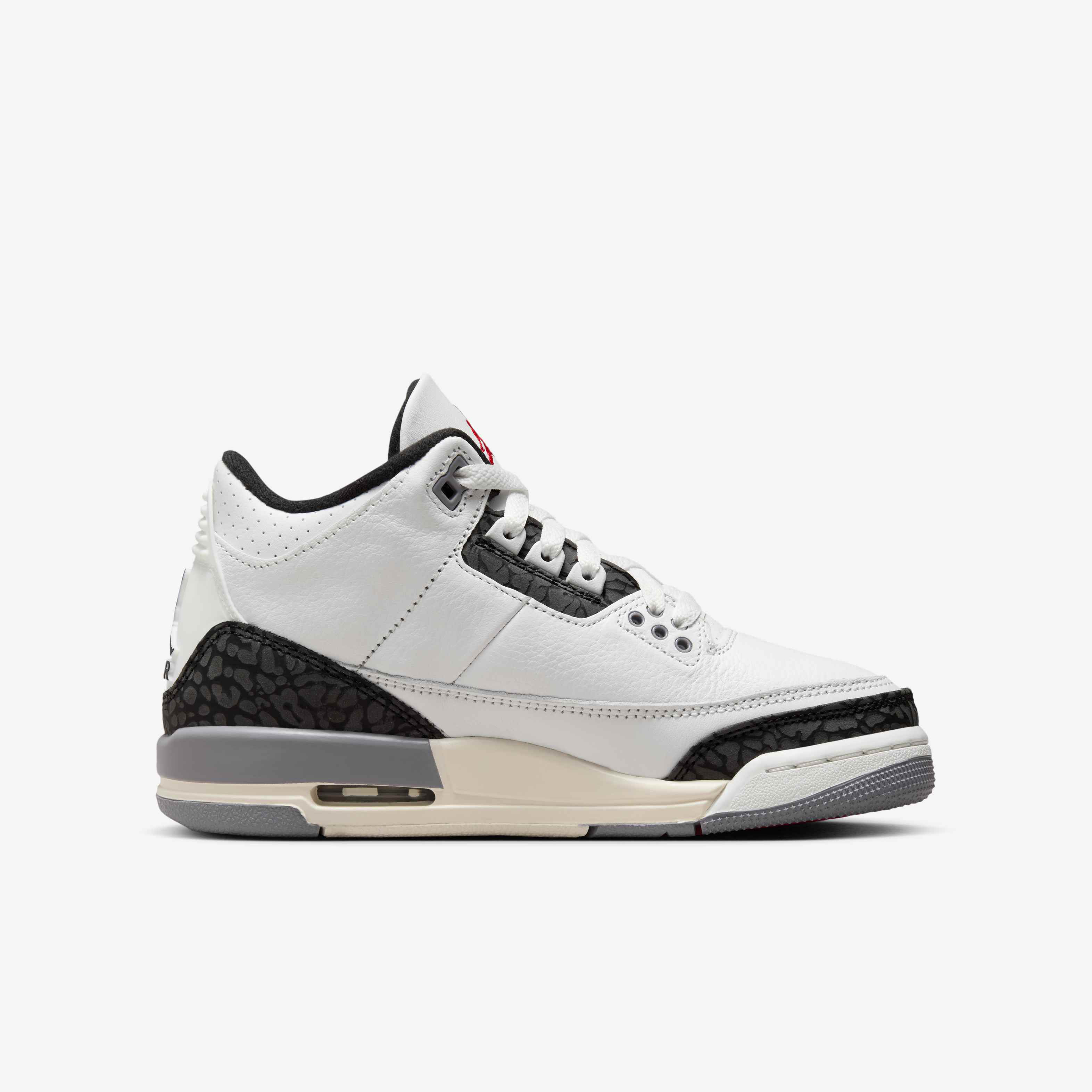Air Jordan 3 Retro image number 2