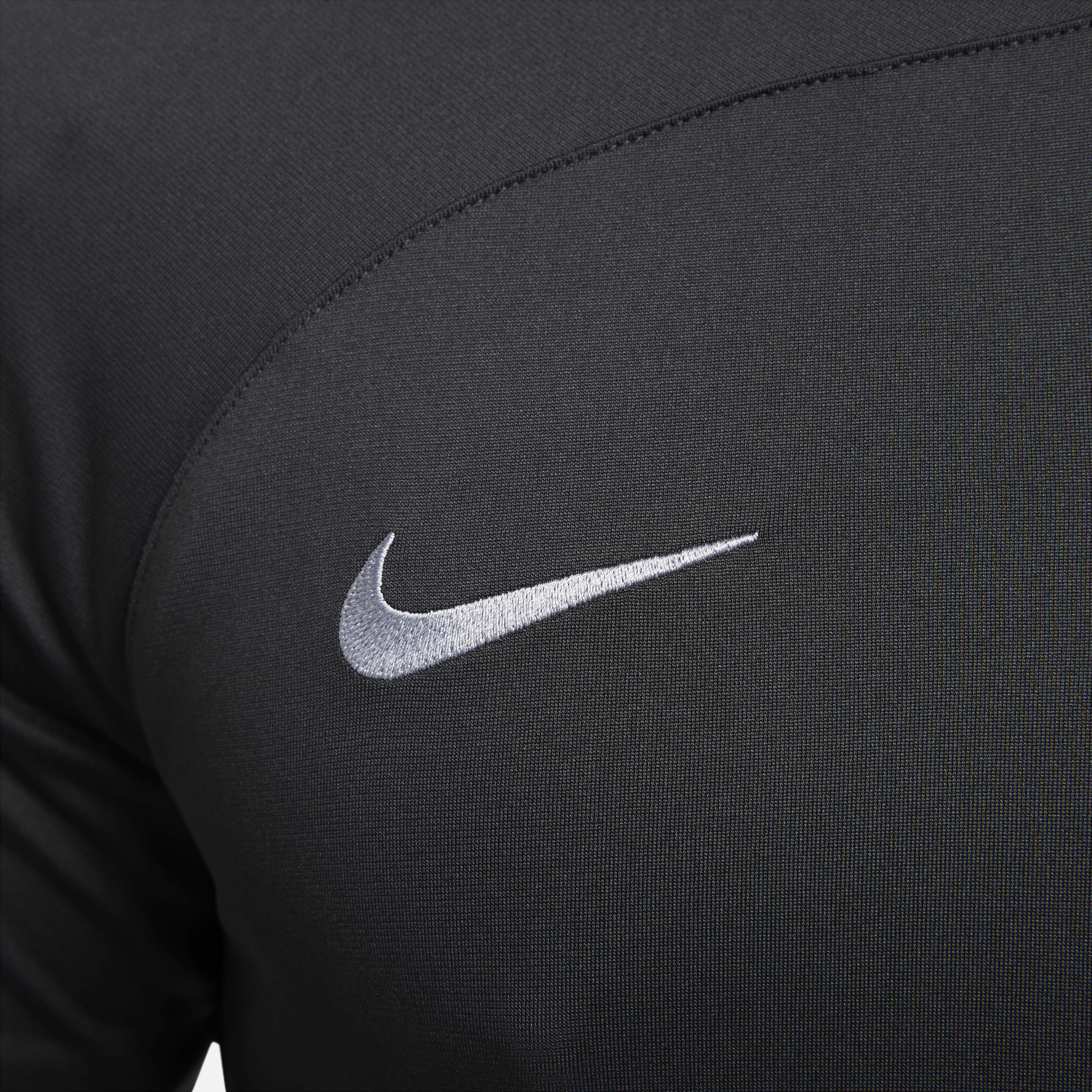 ليفربول F.C. سترايك image number 3