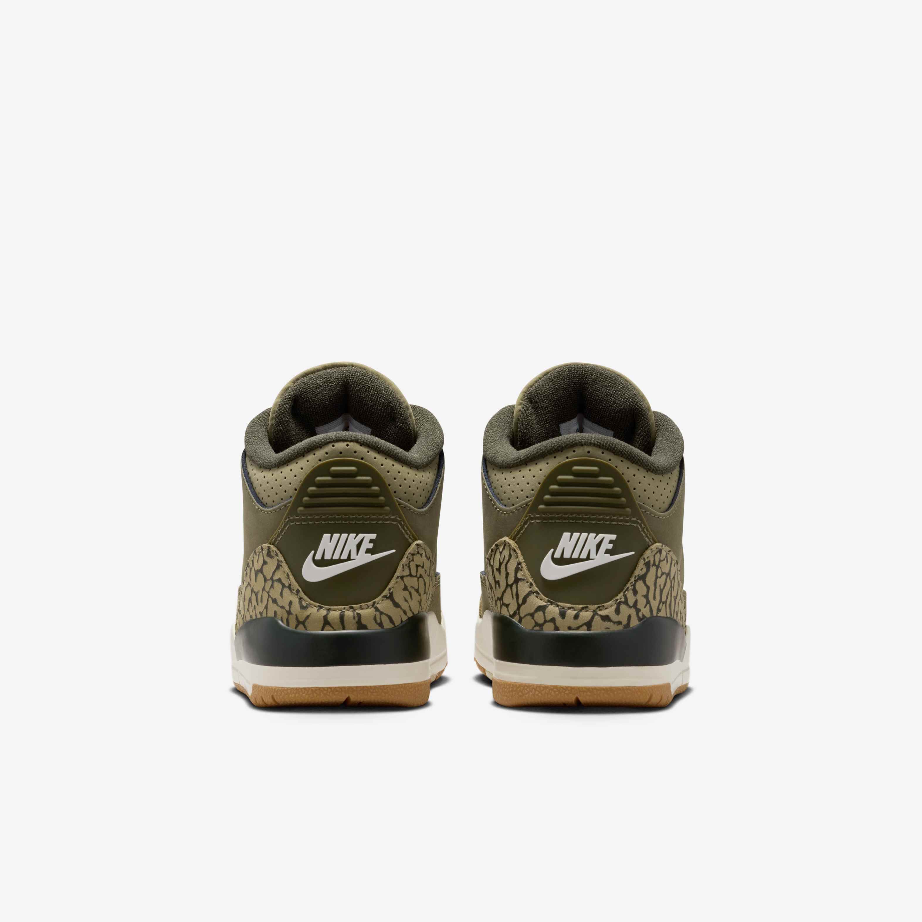 Jordan 3 Retro 'Medium Olive' image number 5