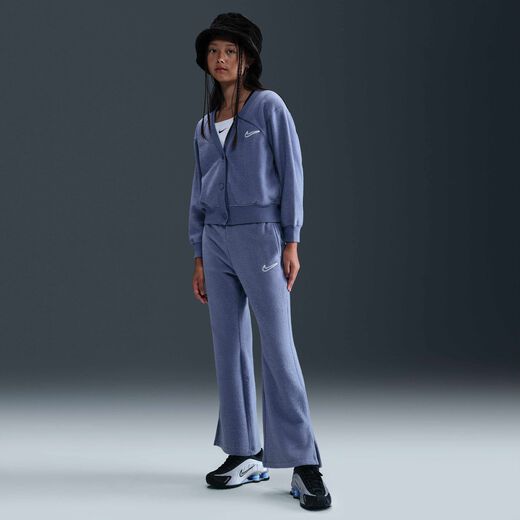 نايكي سبورتسوير