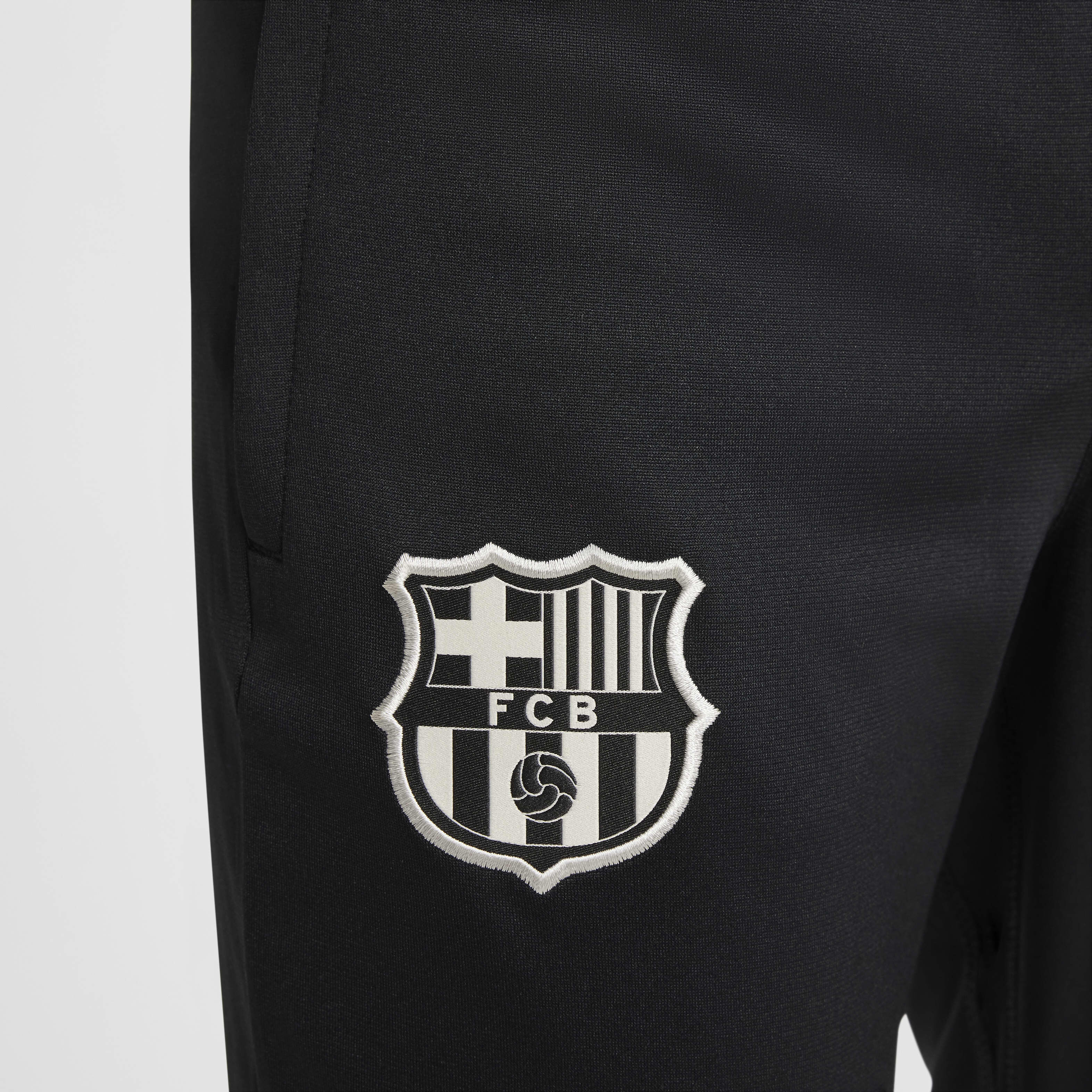 برشلونة سترايك image number 8