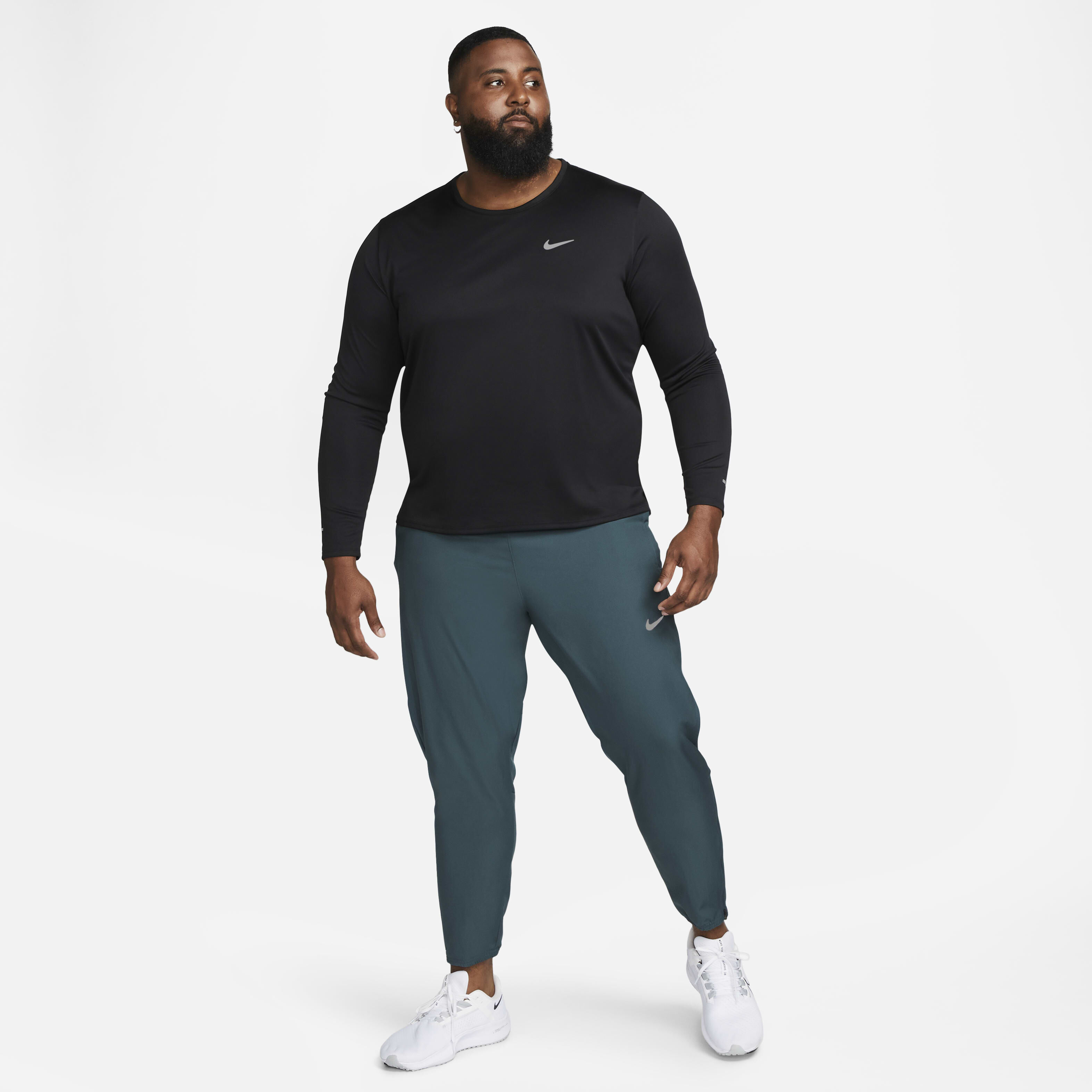 Nike Dri-FIT Challenger image number 14