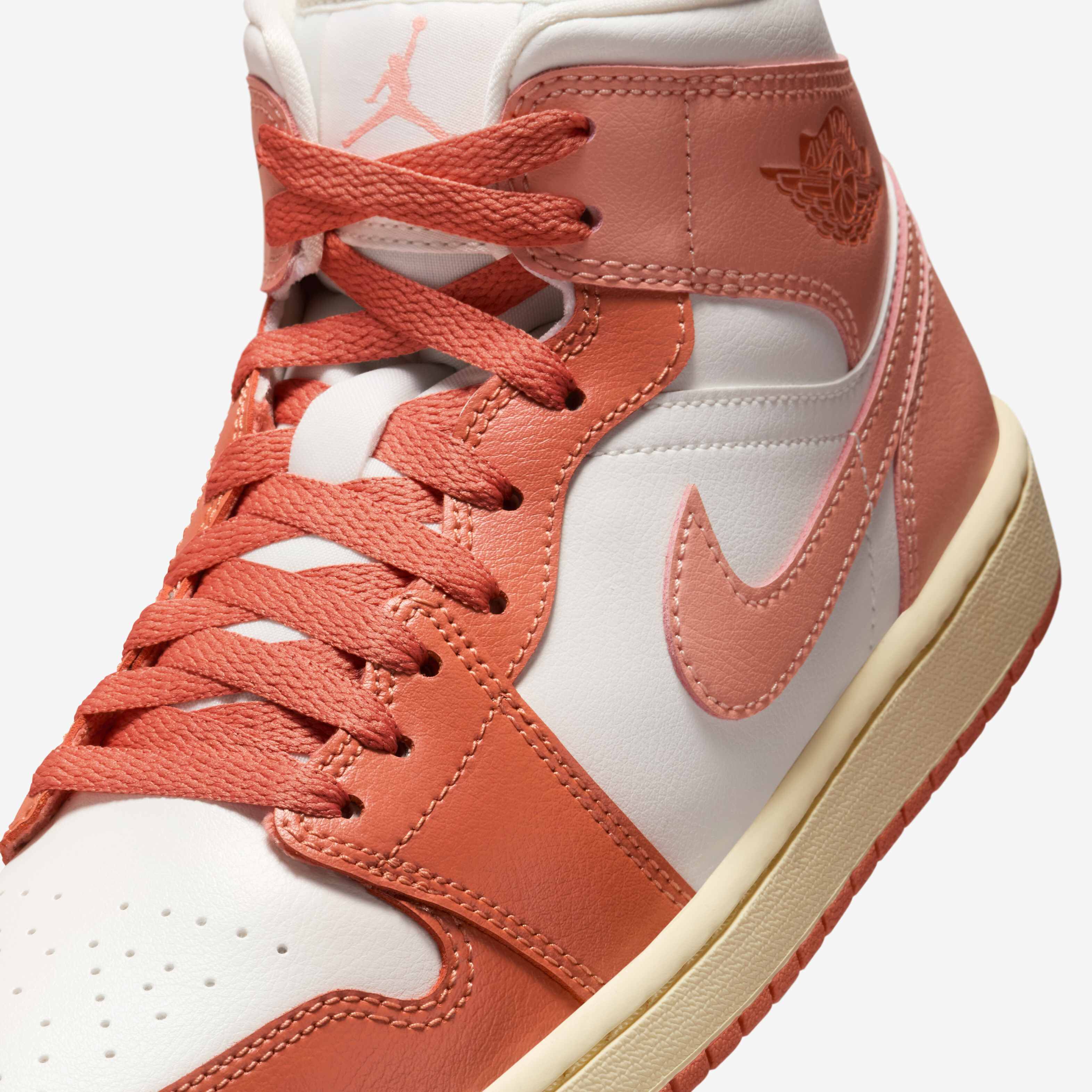 Air Jordan 1 Mid image number 6