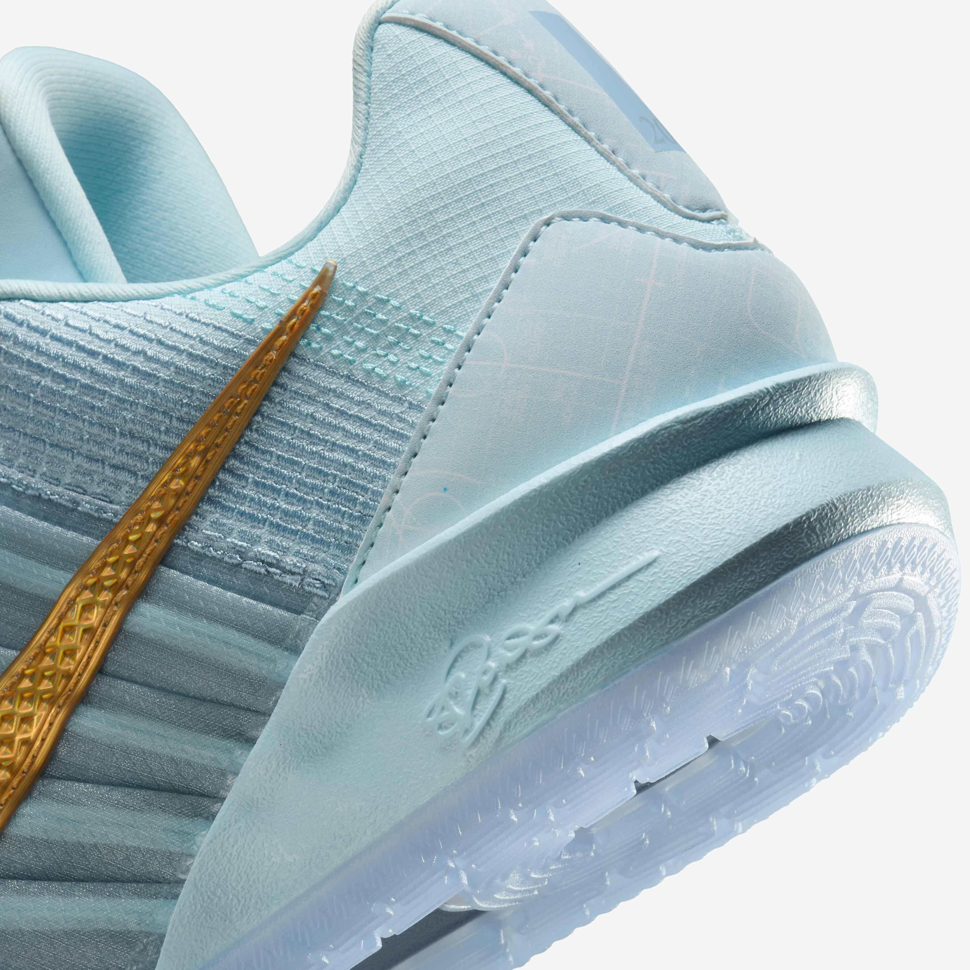 靴 Nike Sabrina 3 Glacier Blue/llicGold Nike Sabrina 3 - Glacier Blue/Metallic Gold - Trainers