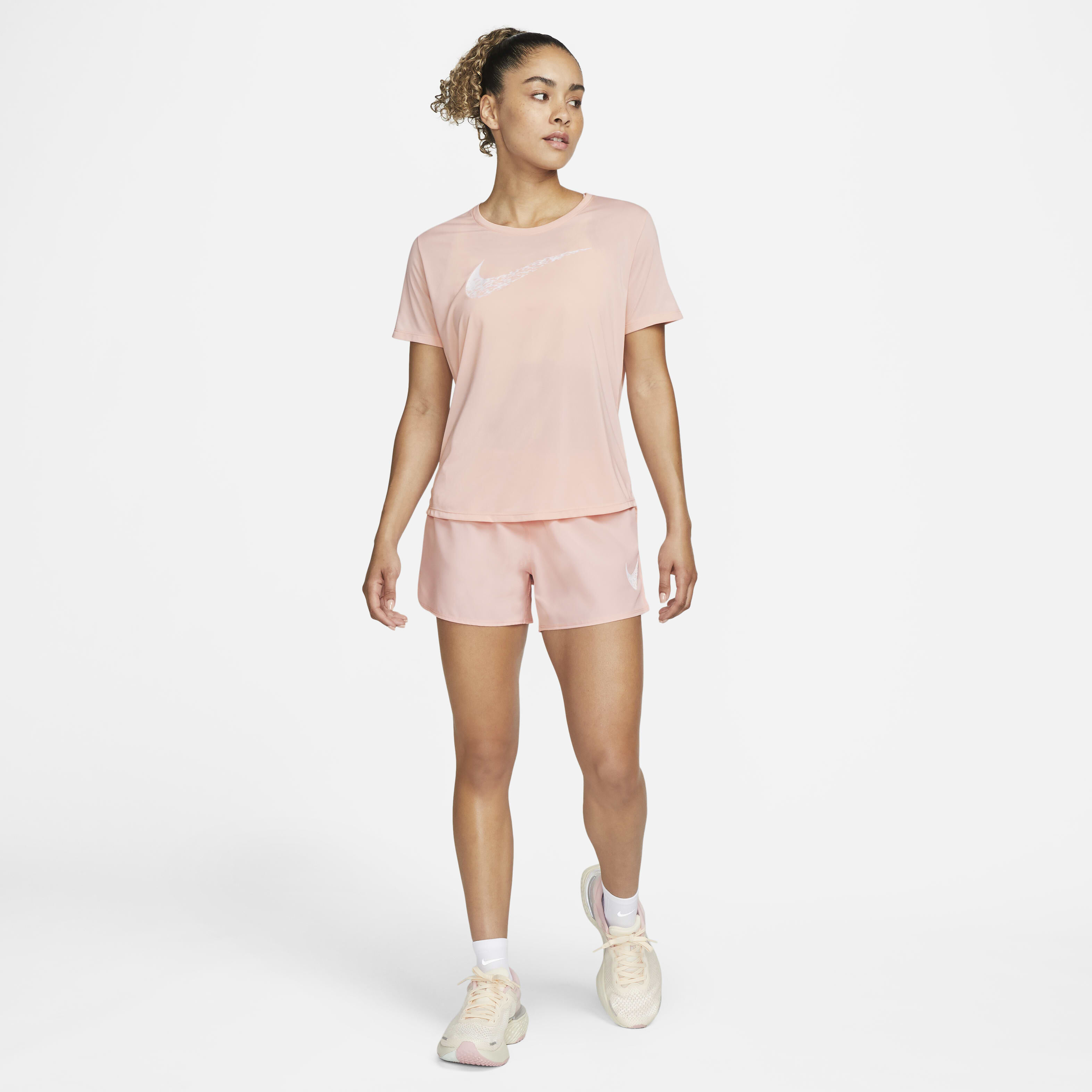 Nike Dri-FIT Swoosh Run image number 6