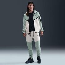 Nike Tech