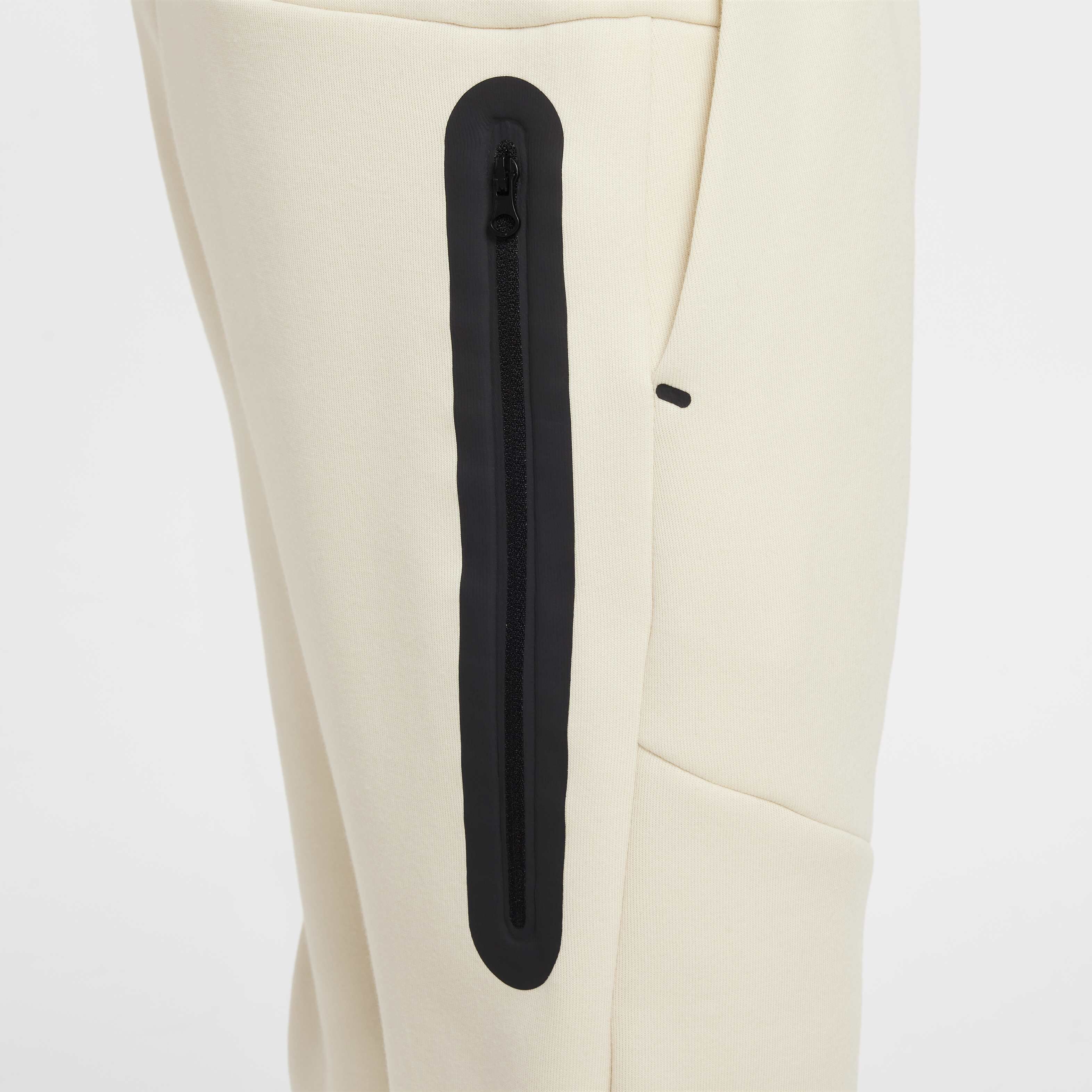 Nike Sportswear Tech Fleece image number 4