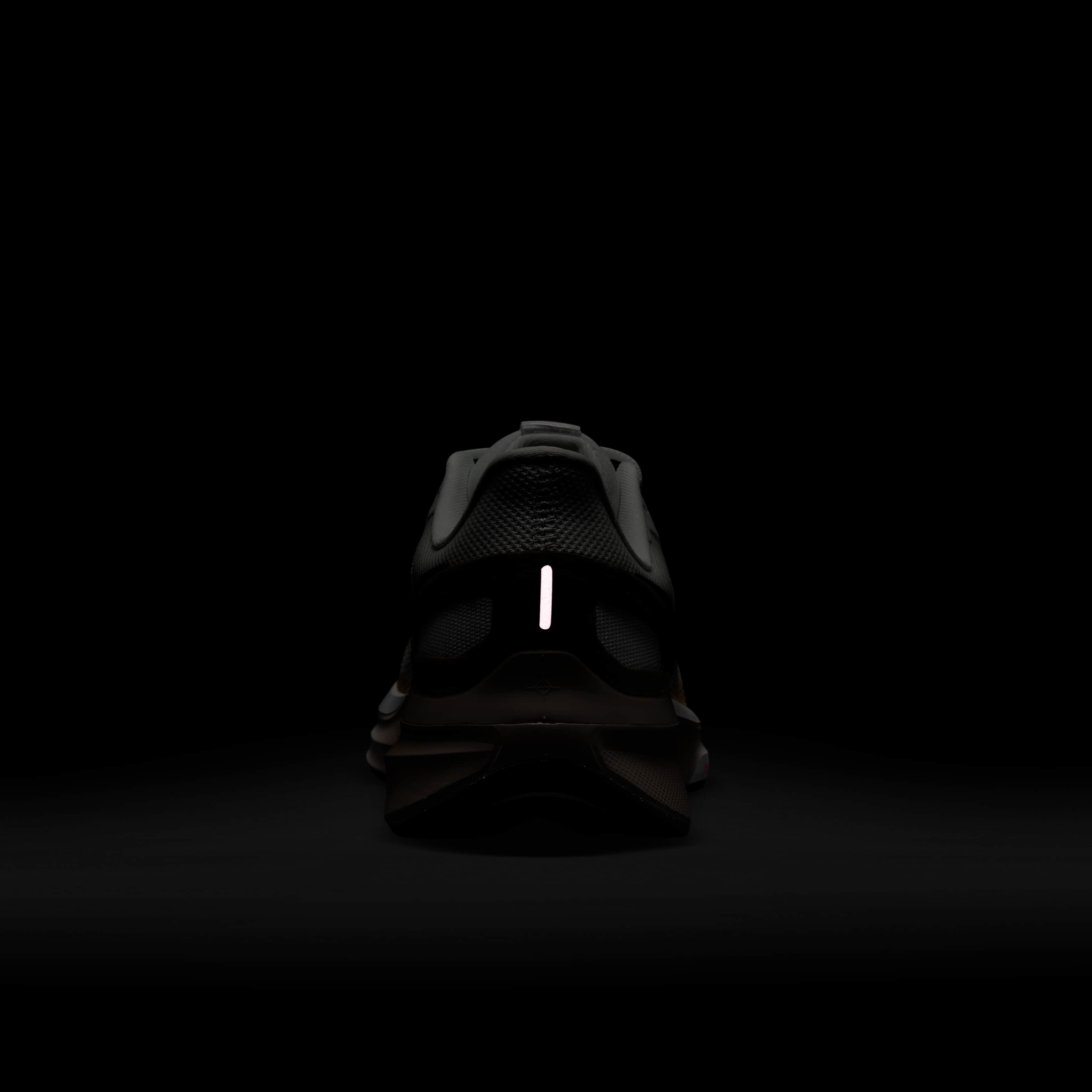 Nike Structure 25 image number 8