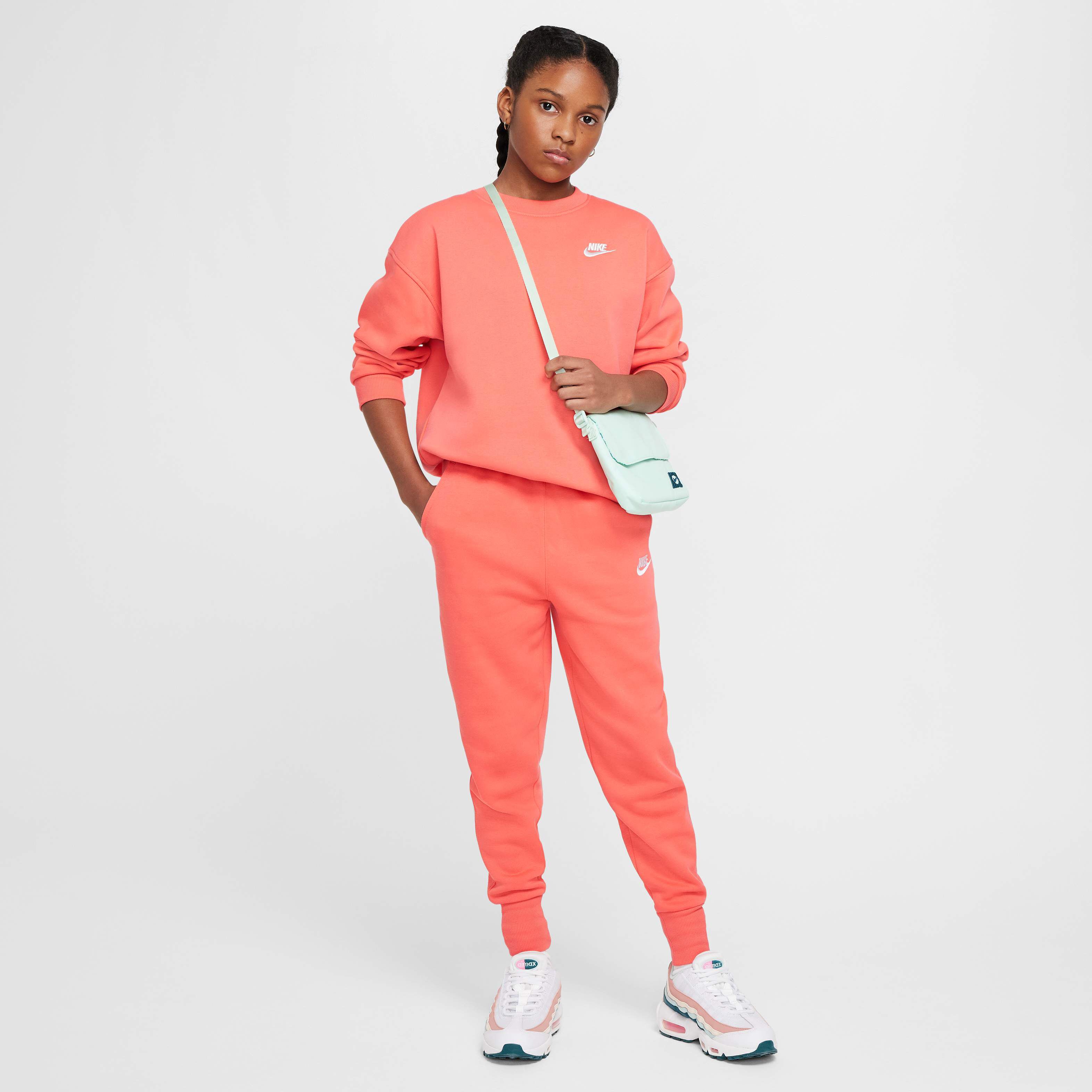 نايكي سبورتسوير كلوب فليس image number 5