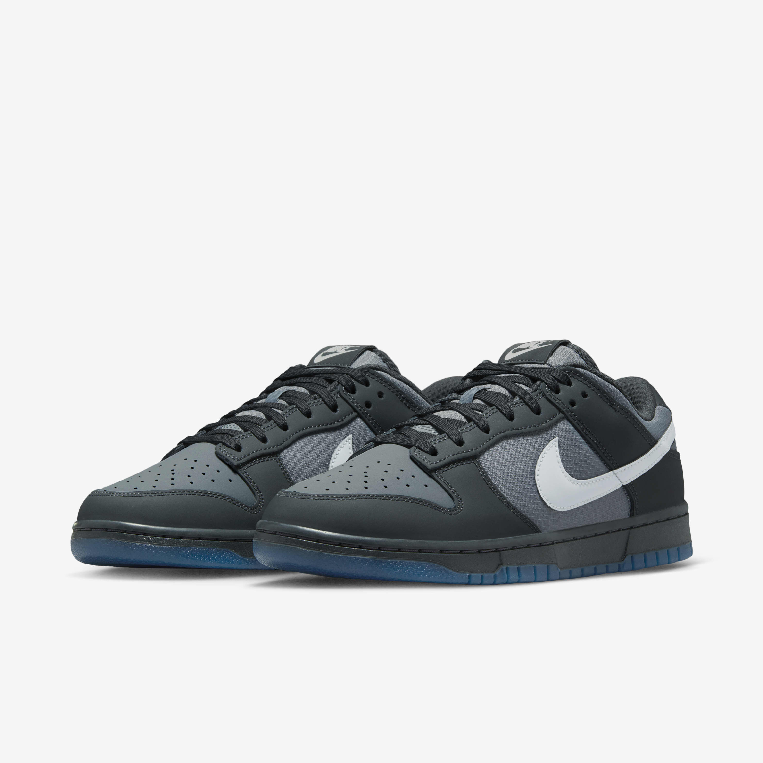 Nike Dunk Low image number 4